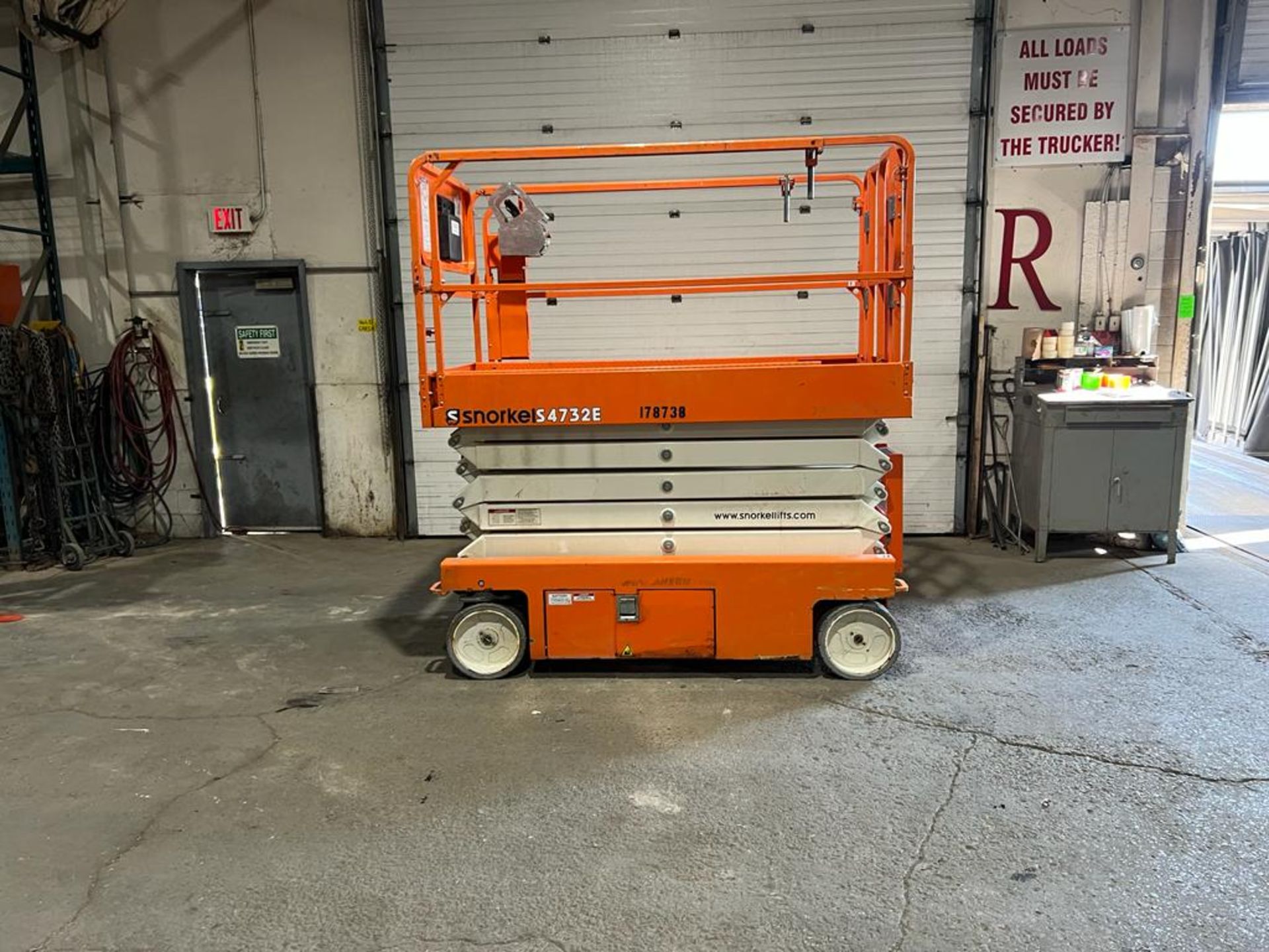 2017 Snorkel S4732E Electric Motorized Scissor Lift - with VERY LOW HOURS with pendant controller