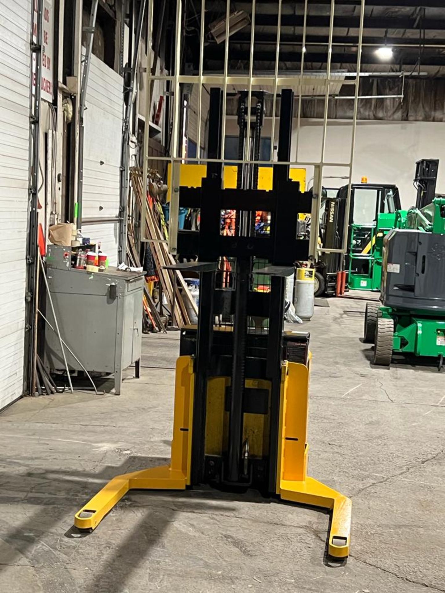 Yale Pallet Stacker Walk Behind 4,000lbs capacity electric Powered Pallet Cart 24V - FREE CUSTOMS