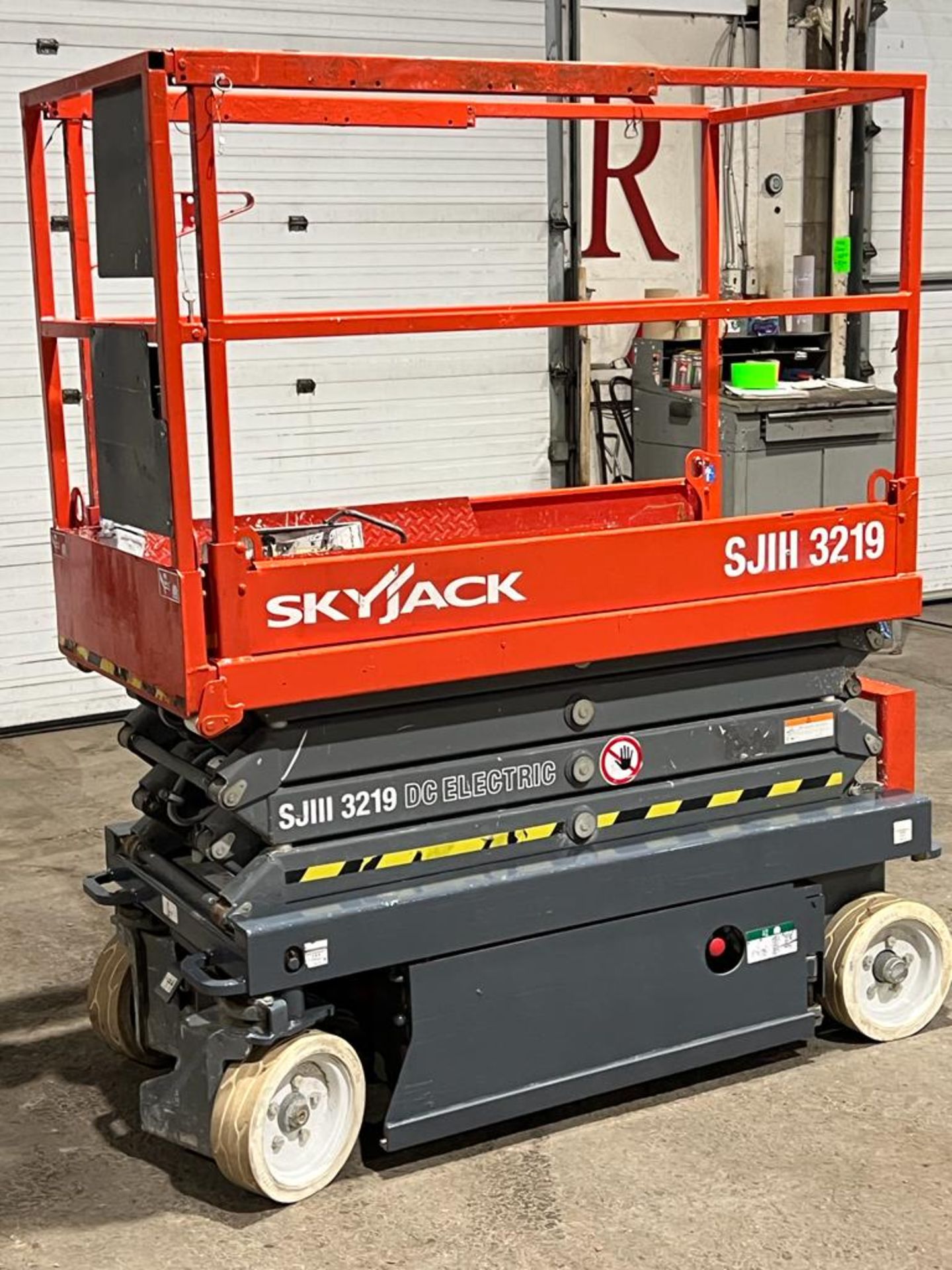 2013 SkyJack III Electric Scissor Lift model 3219 - 19 feet lift, 32 inch width deck with pendant - Image 2 of 3