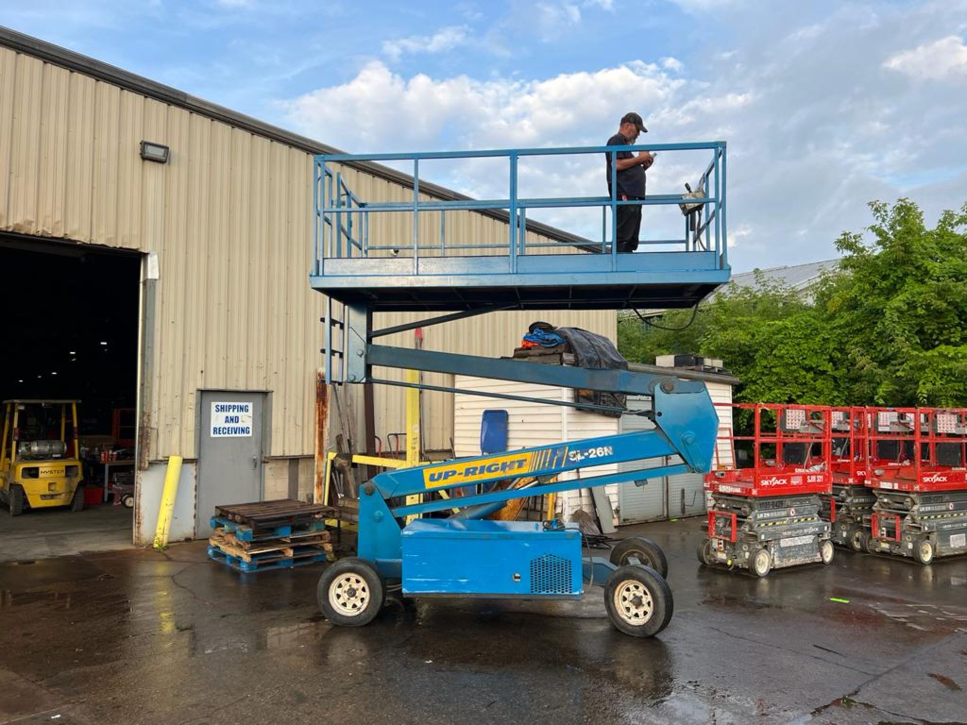 Up-Right SL-26 Electric Motorized Scissor Lift - with pendant controller with extendable platform - Image 2 of 4