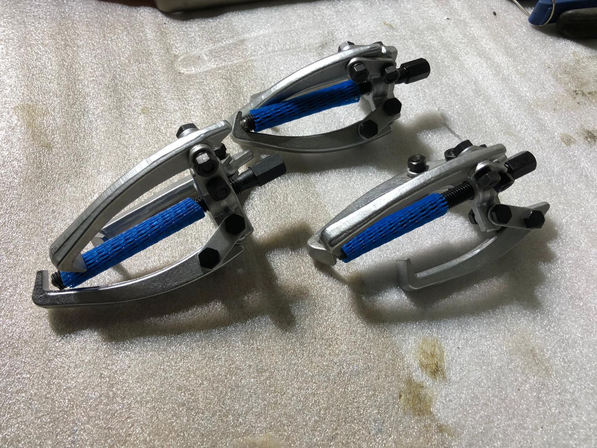 Lot of 3 bearing pullers - MINT & Unused