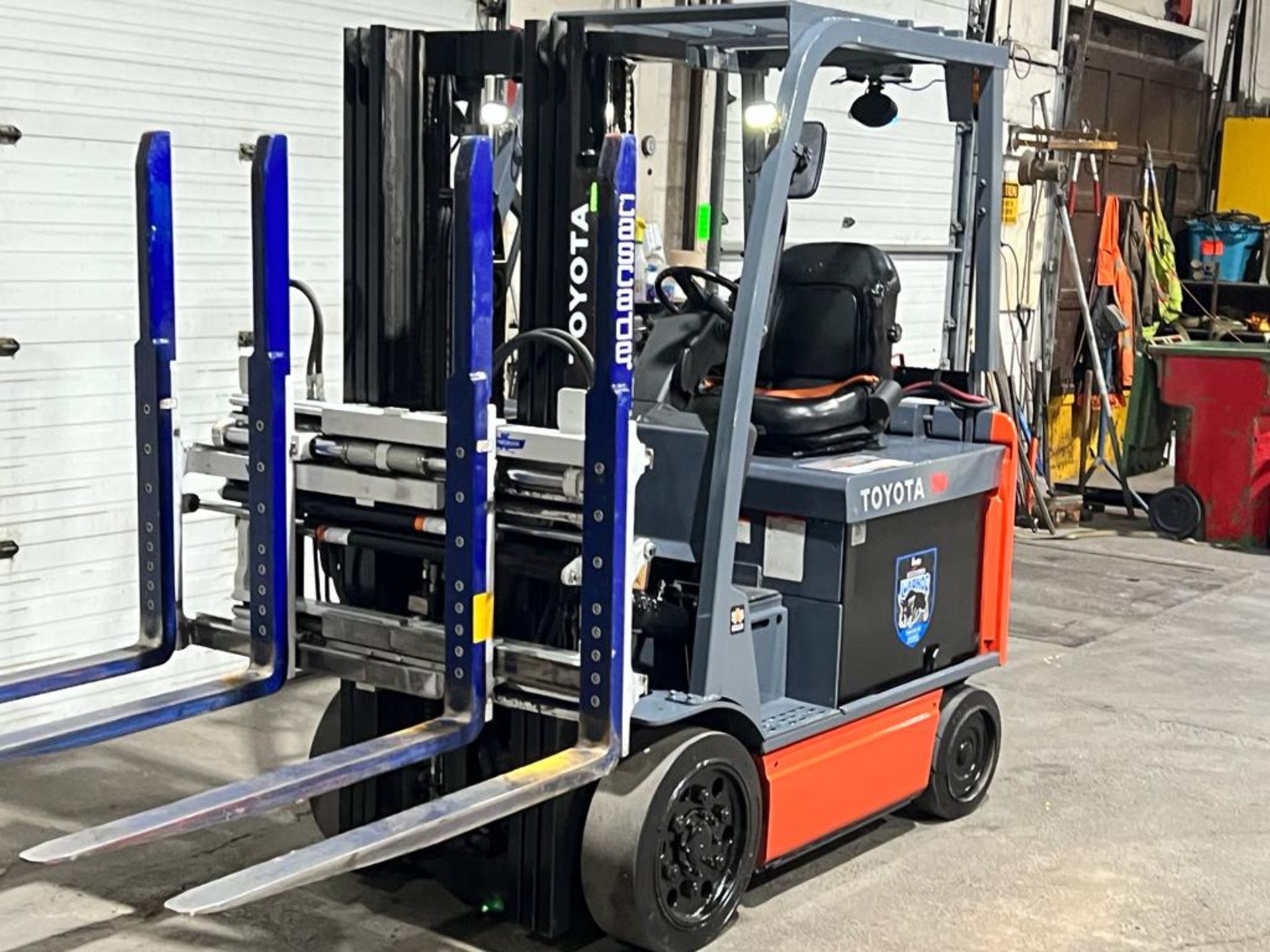 2013 Toyota 5,000lbs Capacity Forklift Electric with Single Double forks CASCADE 48V battery with - Image 2 of 6