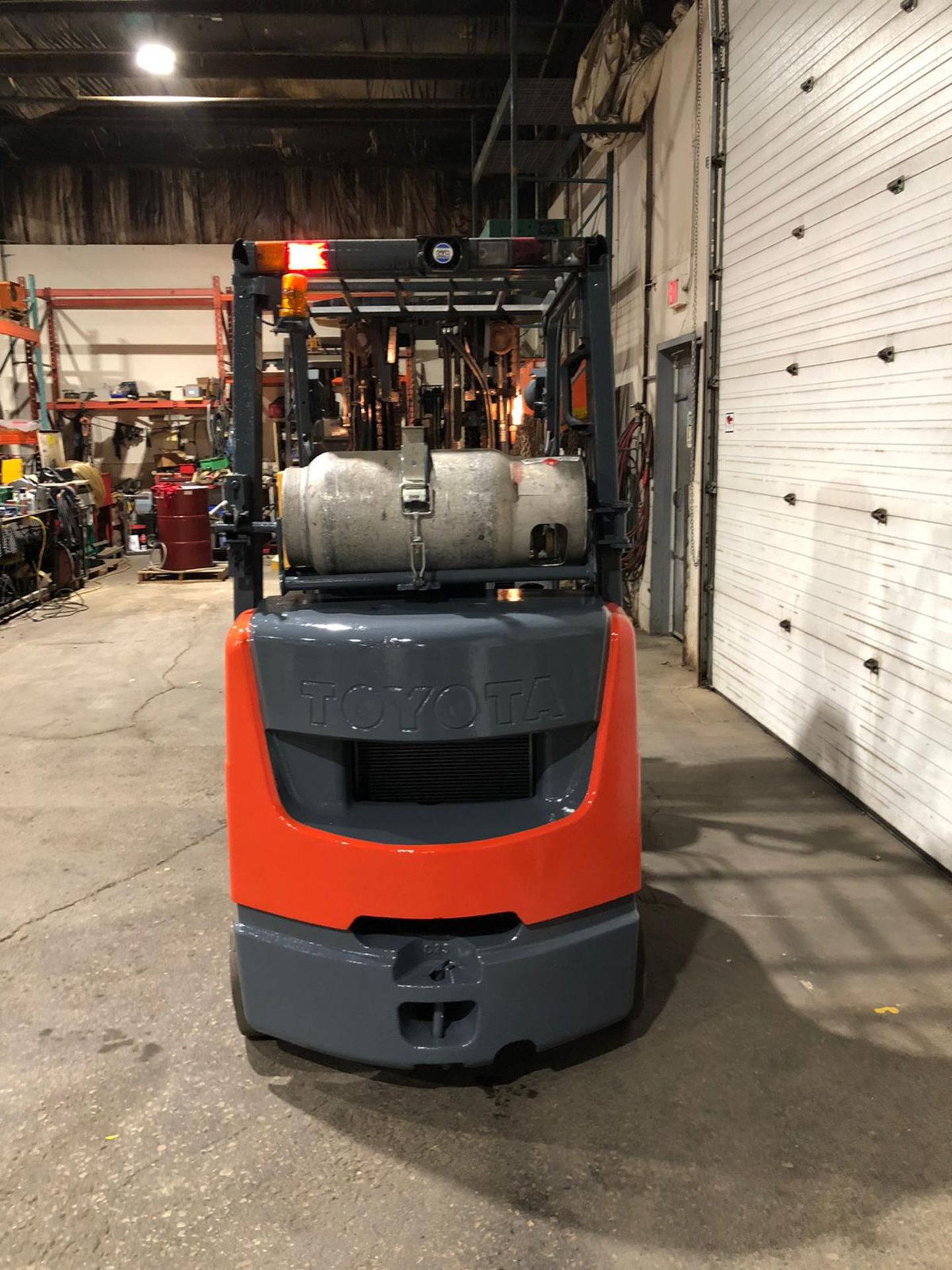 2007 Toyota 5,000lbs Capacity LPG (Propane) Forklift with sideshift and 4-STAGE MAST (no propane - Image 4 of 5