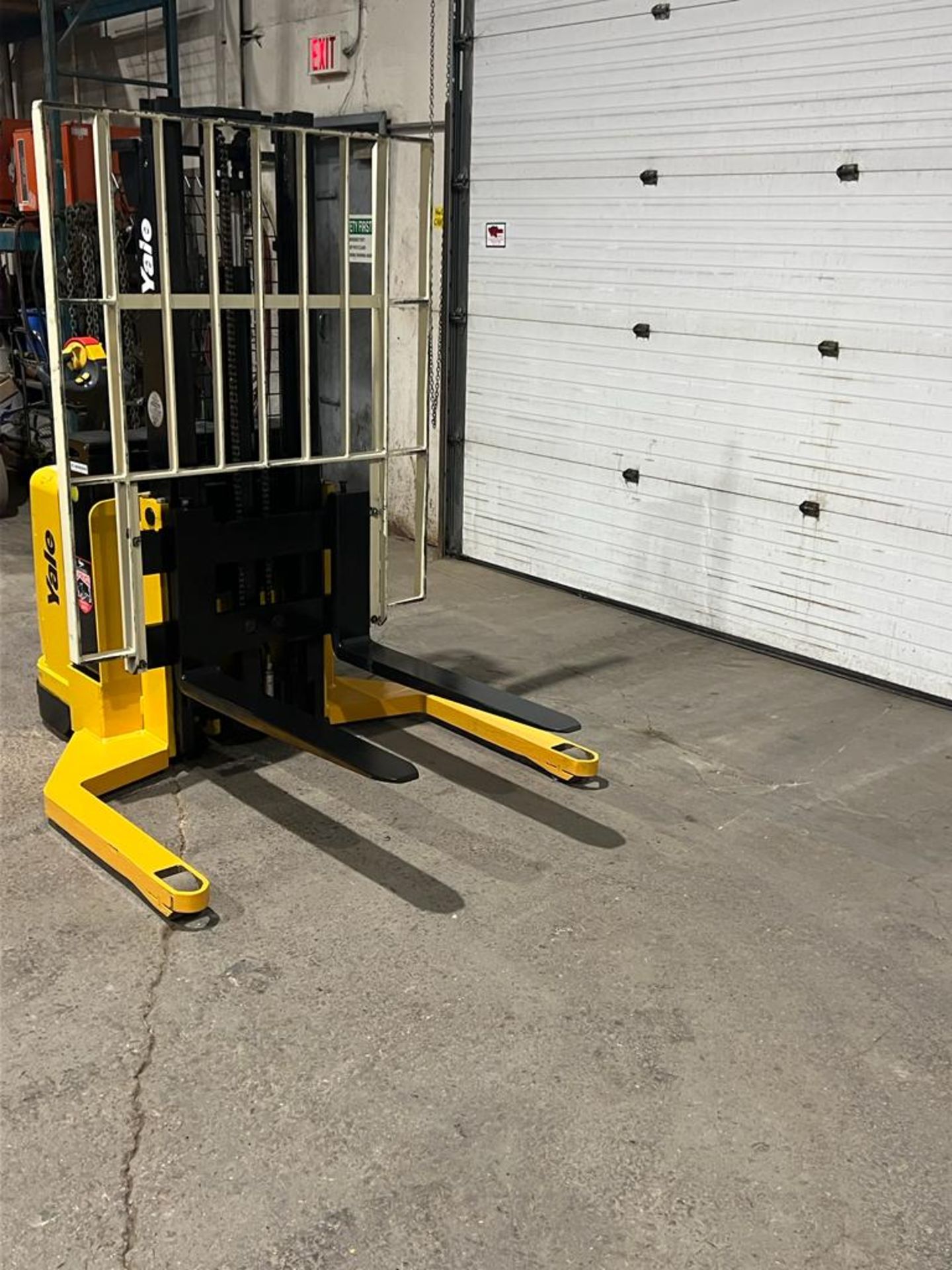 2011 Yale Pallet Stacker Walk Behind 4,000lbs capacity 3-Stage Mast electric Powered Pallet Cart 24V - Image 3 of 3