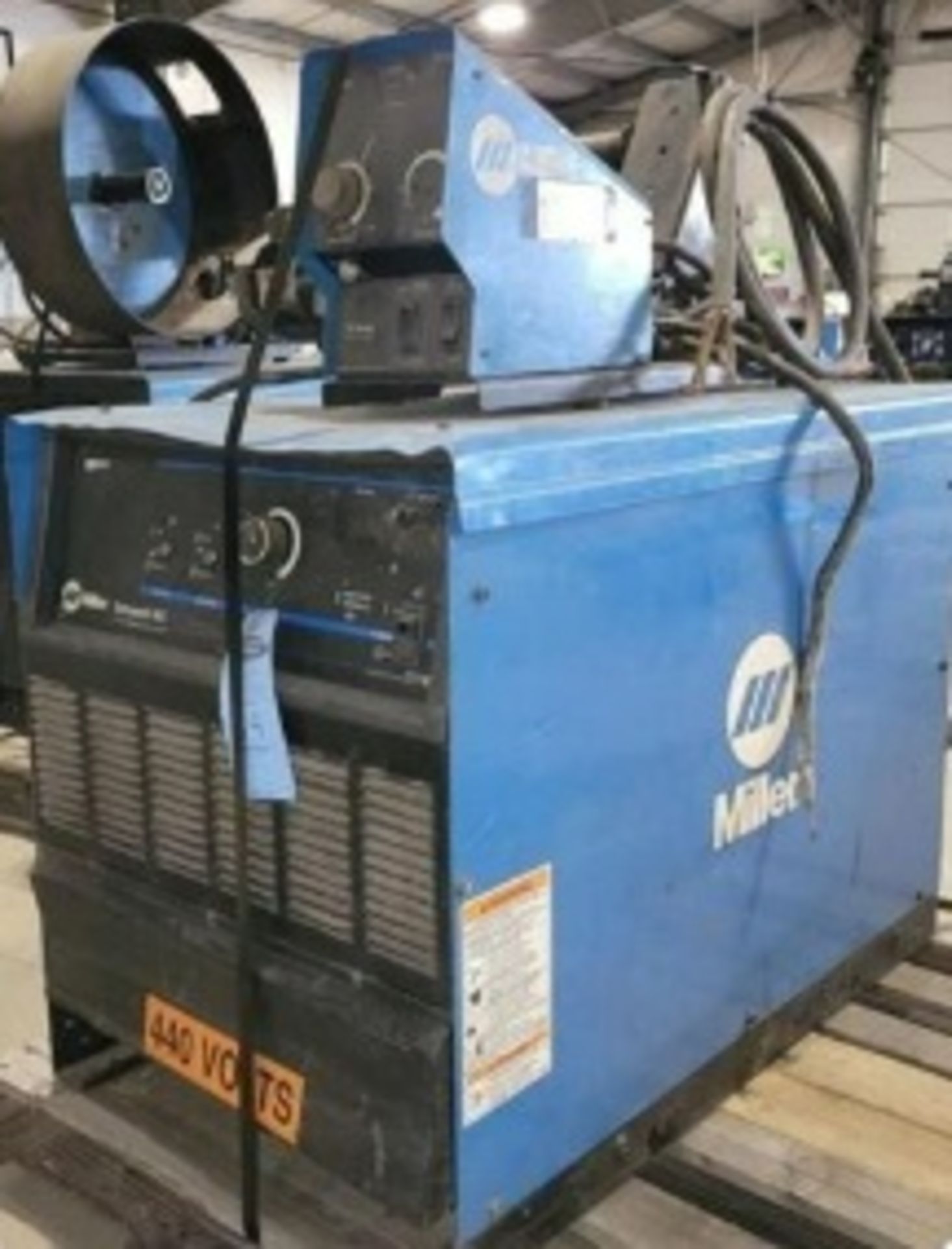 Miller Deltaweld 452 Mig Welder 450 Amp Mig with 70 Series 4-Wheel Wire Feeder COMPLETE with Mig Gun