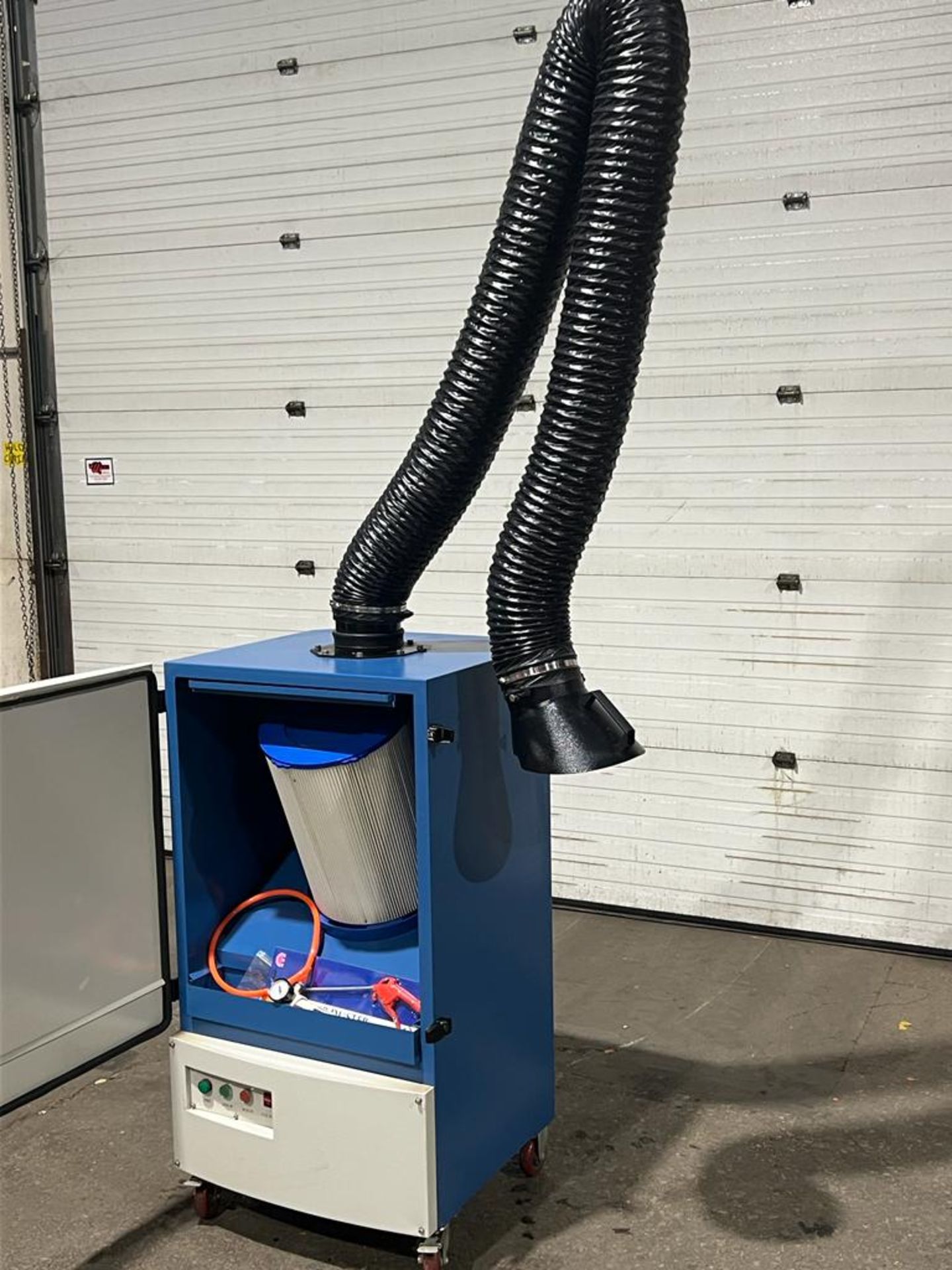 NEW Pneu-Airtec Fume Extractor with MINT long reach snorkel arm - 120V single phase - MINT & - Image 2 of 3