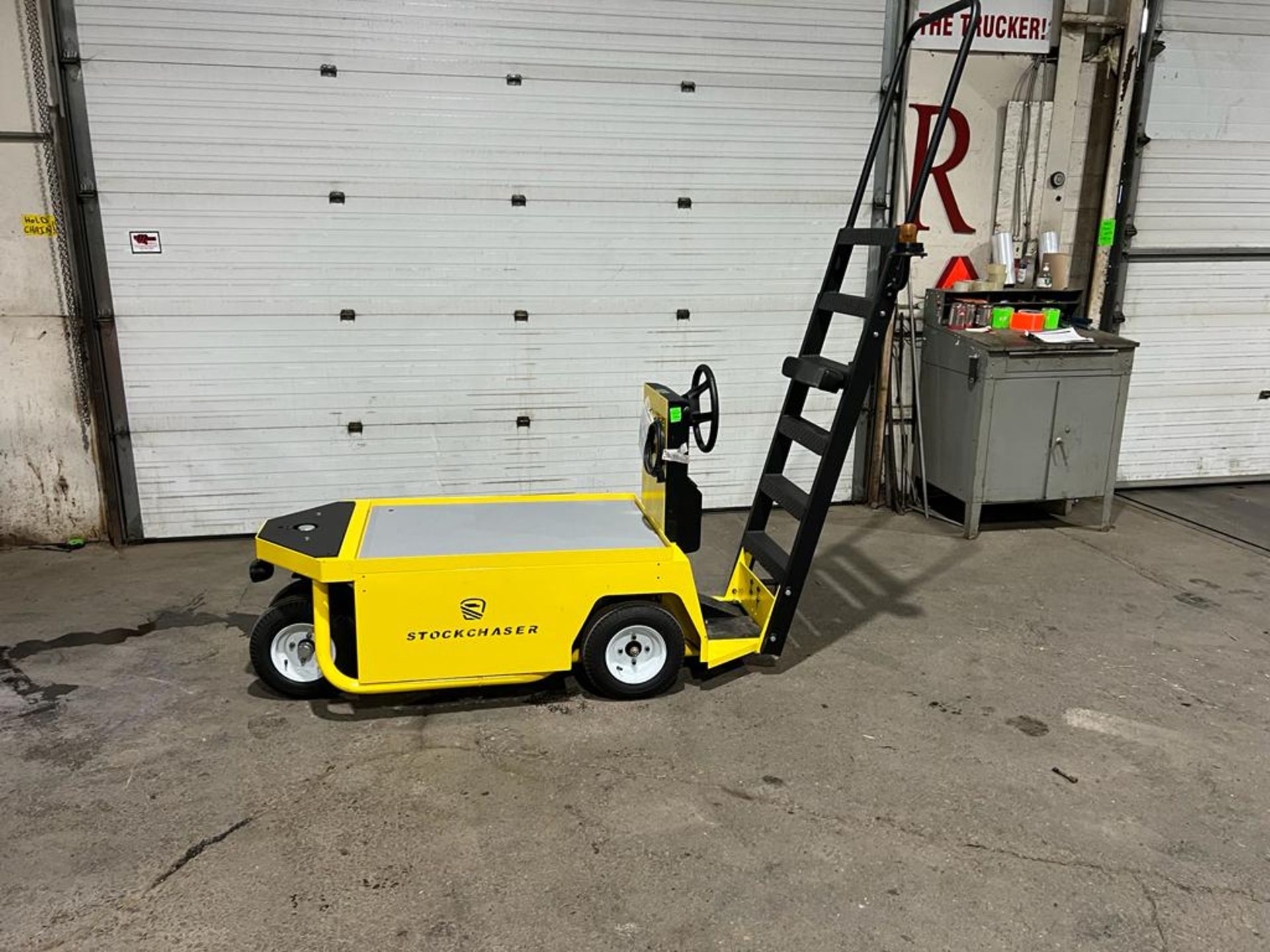 Brand New MINT Columbia Stockchaser Electric Cargo Moving Unit with ...
