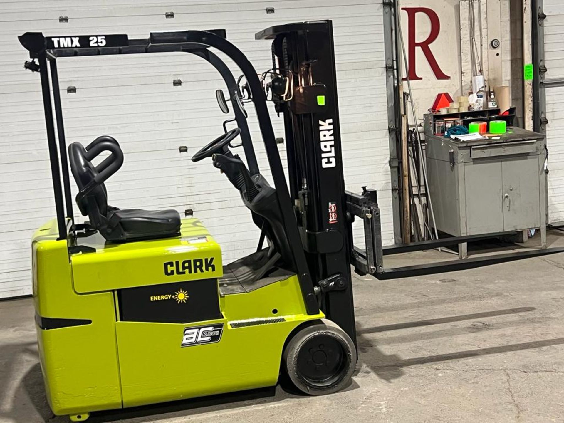 Clark 5,000lbs Capacity 3-Wheel Forklift 36V Electric with Low Hours with Sideshift - FREE CUSTOMS