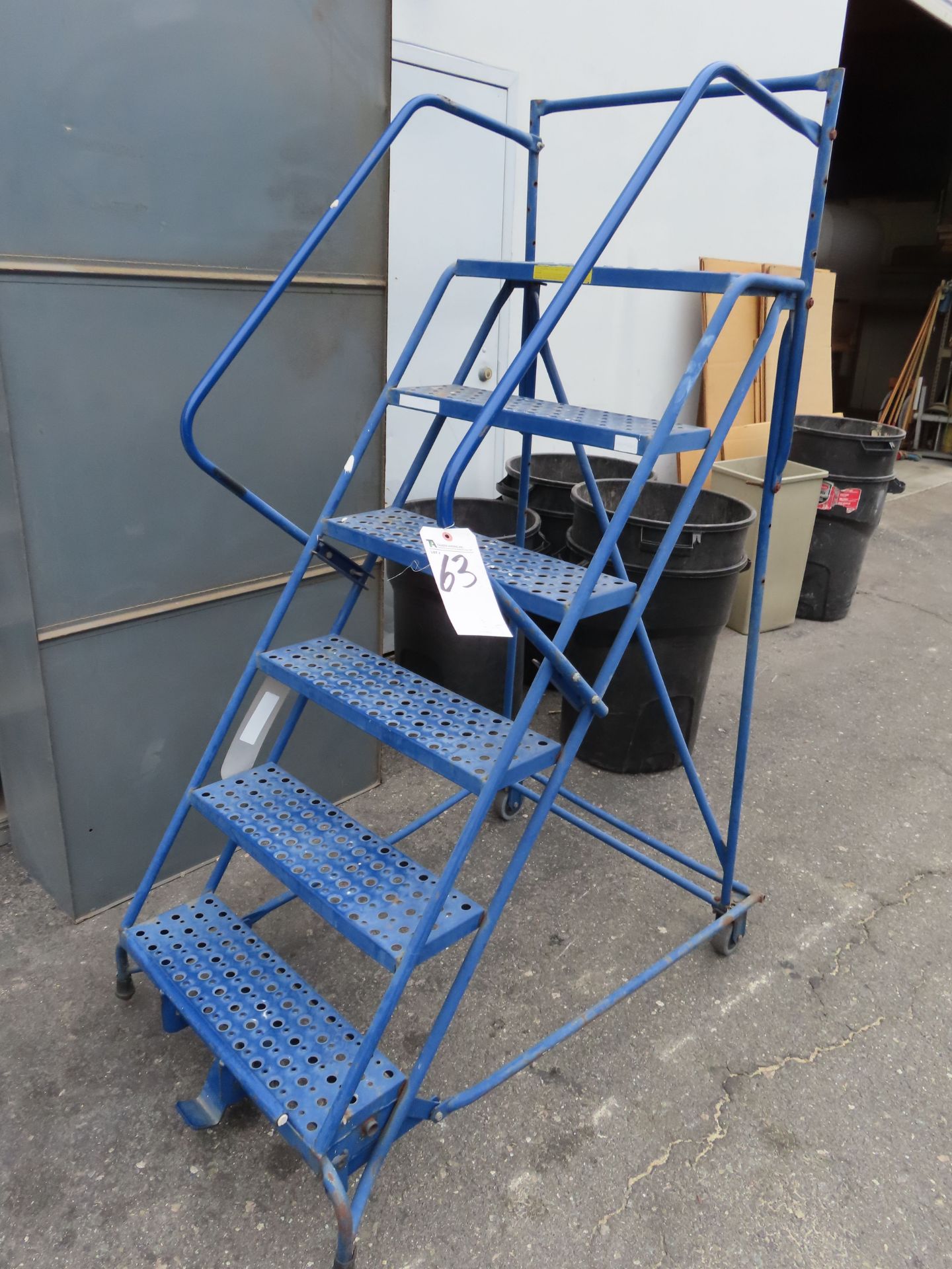 6-Step Portable Ladder