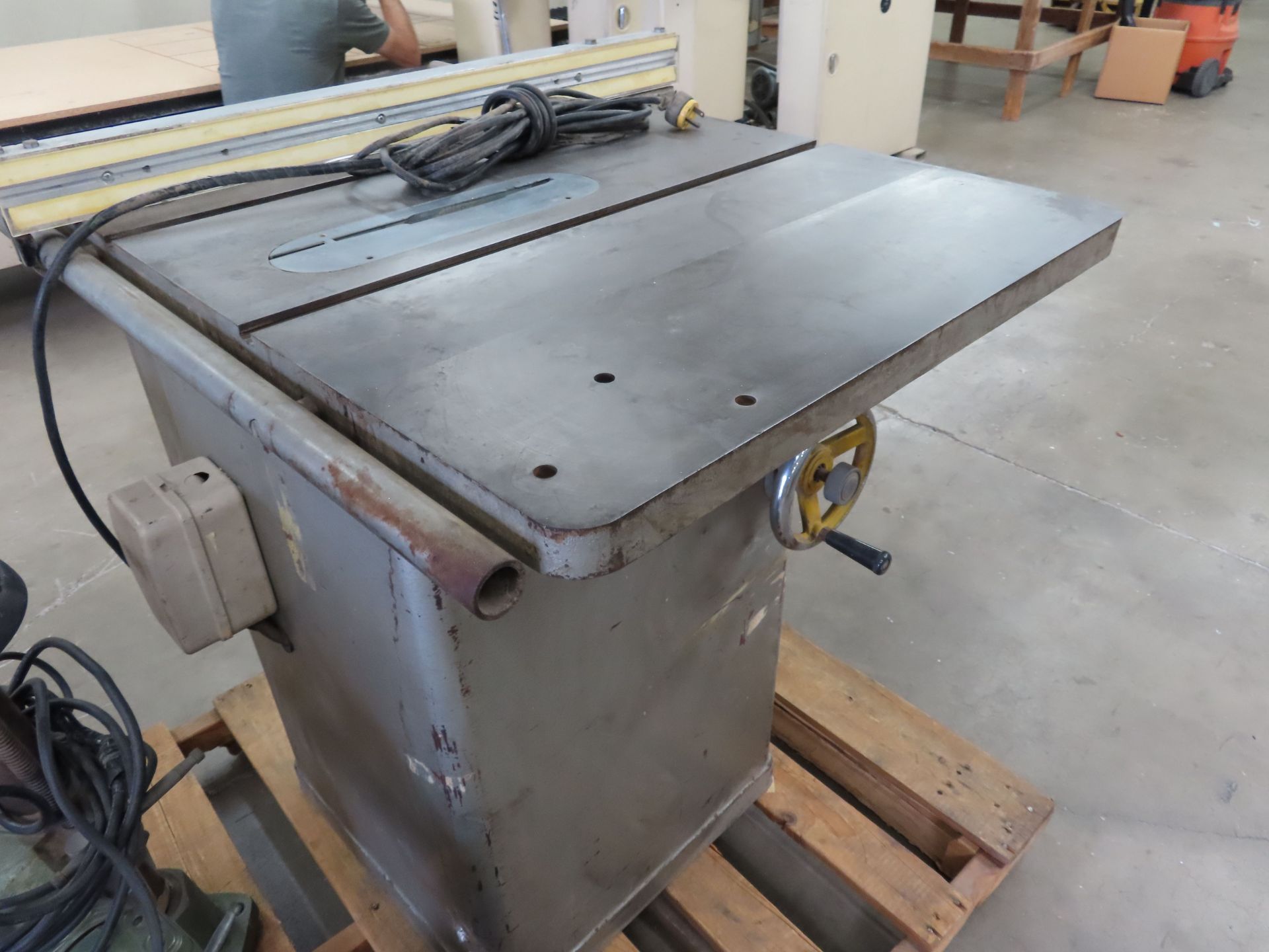 American 10'' Table Saw - Image 2 of 2