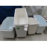 (Lot) Portable Bins