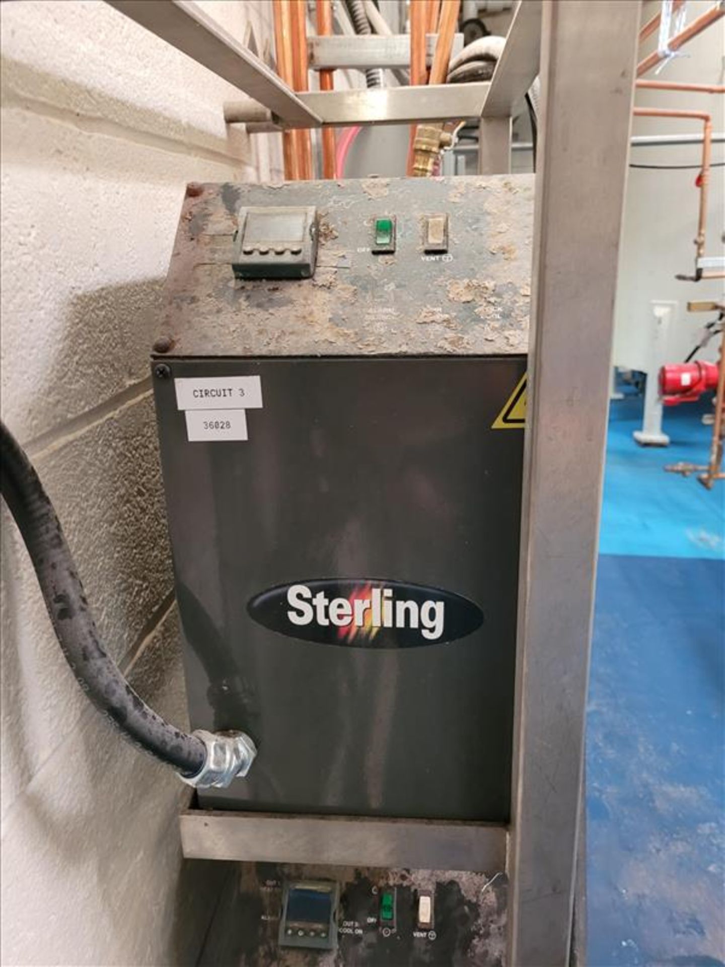 STERLING Micro Series Water Temperature Control unit (LOCATED IN SAINT-LAMBERT, QC) - Image 2 of 5