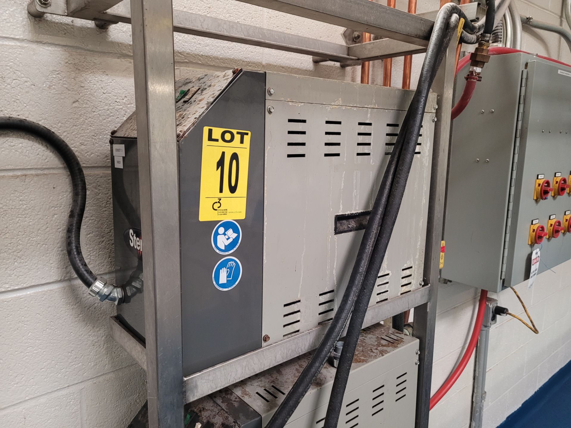 STERLING Micro Series Water Temperature Control unit (LOCATED IN SAINT-LAMBERT, QC)