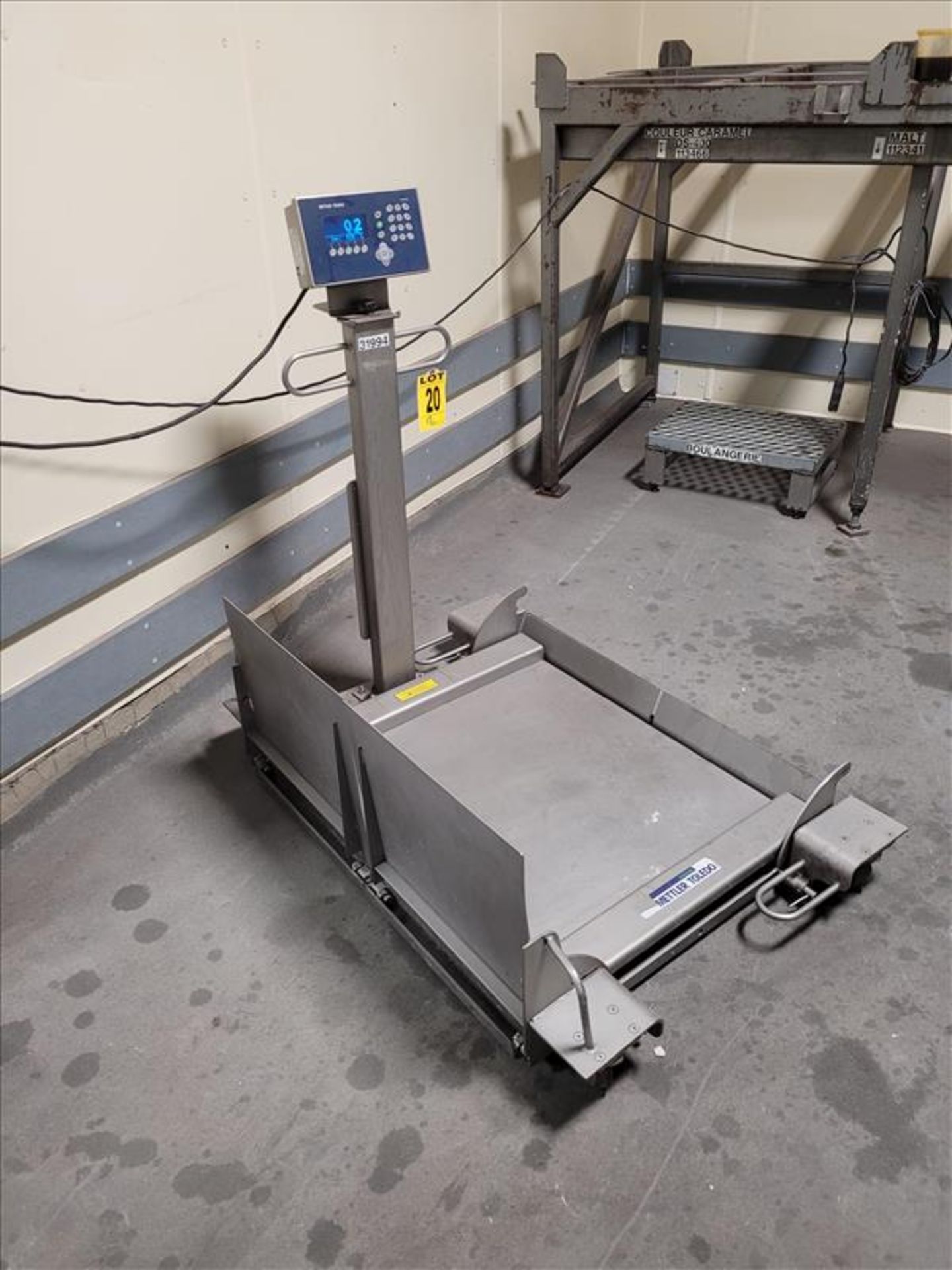 METTLER TOLEDO mod. IND560 Weighing Terminal, S/S, with Digital Read Out, 30" L x 30" W, S/S Platfo - Image 3 of 7