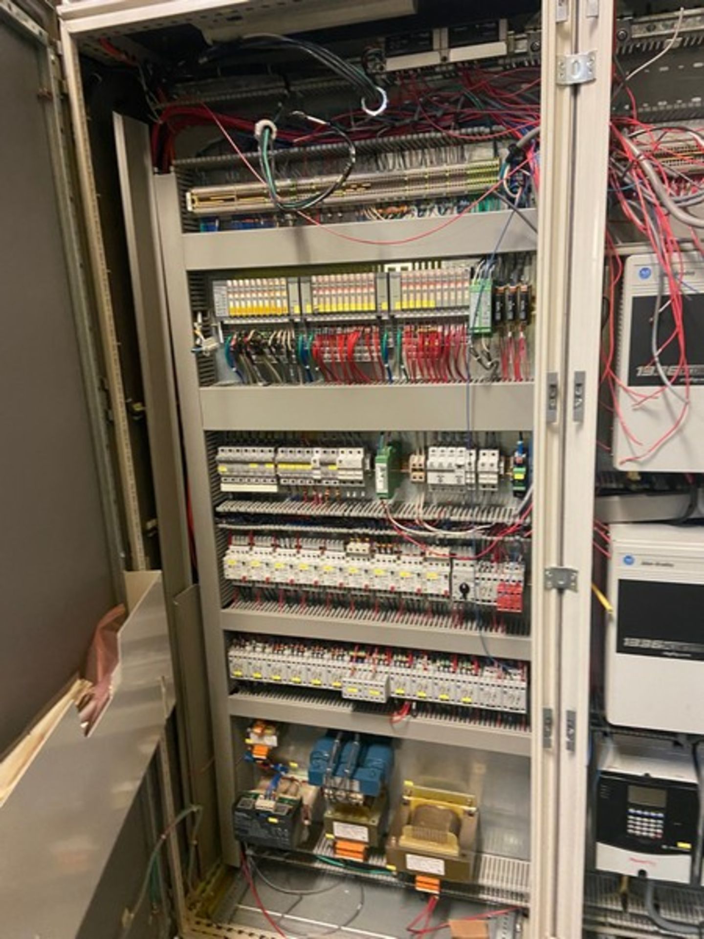 Double Door Control Cabinet, with (3) ALLEN-BRADLEY VFDs, 1336 Plus, with (2) ALLEN-BRADLEY - Image 6 of 8