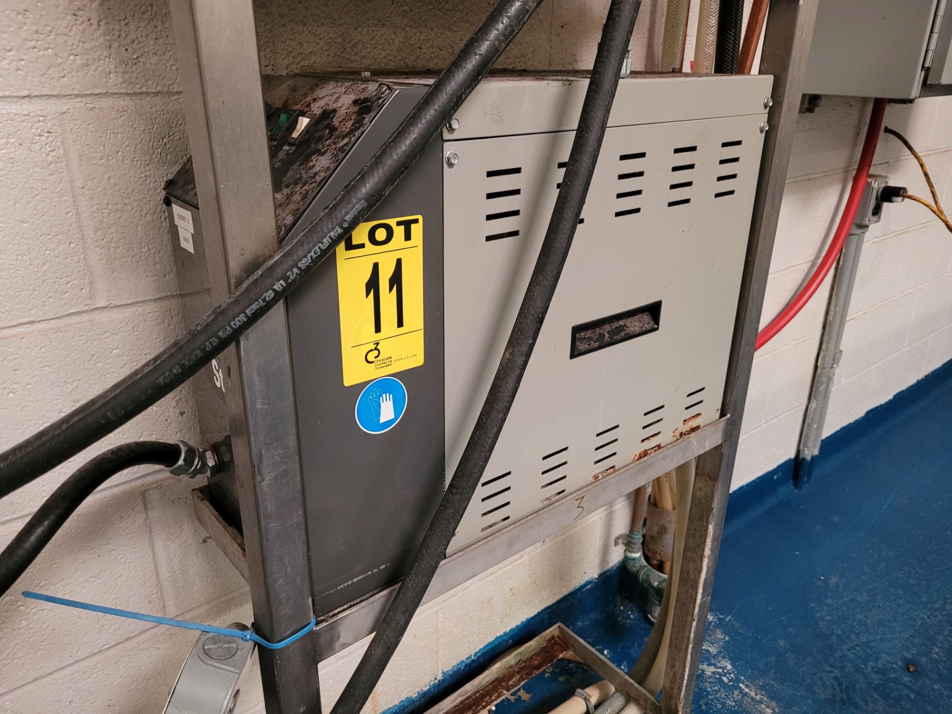 STERLING Micro Series Water Temperature Control unit (LOCATED IN SAINT-LAMBERT, QC)