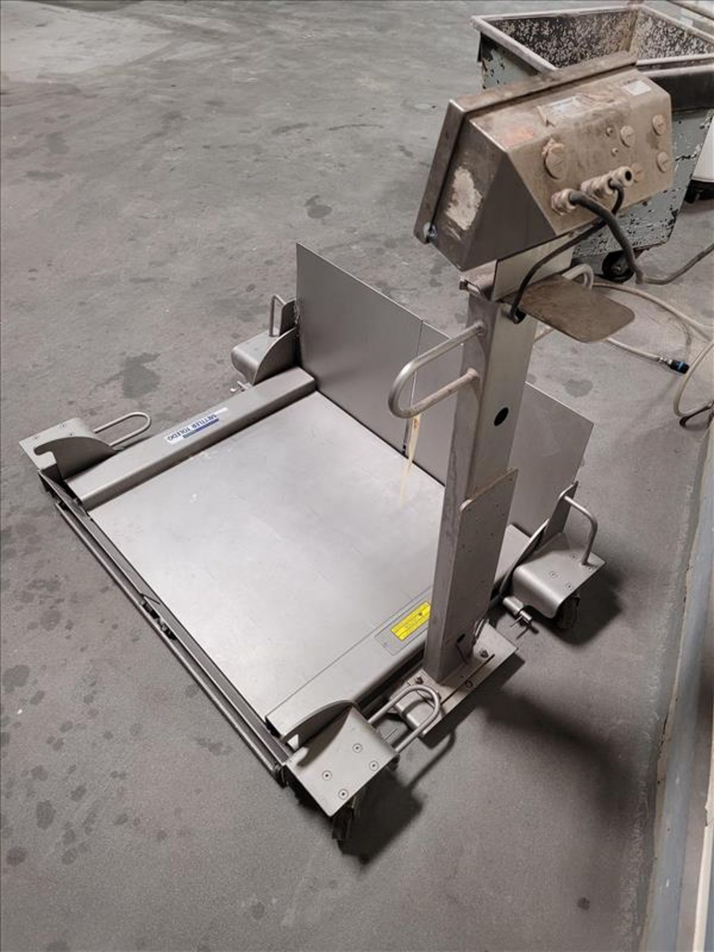 METTLER TOLEDO mod. IND560 Weighing Terminal, S/S, with Digital Read Out, 30" L x 30" W, S/S Platfo - Image 6 of 7