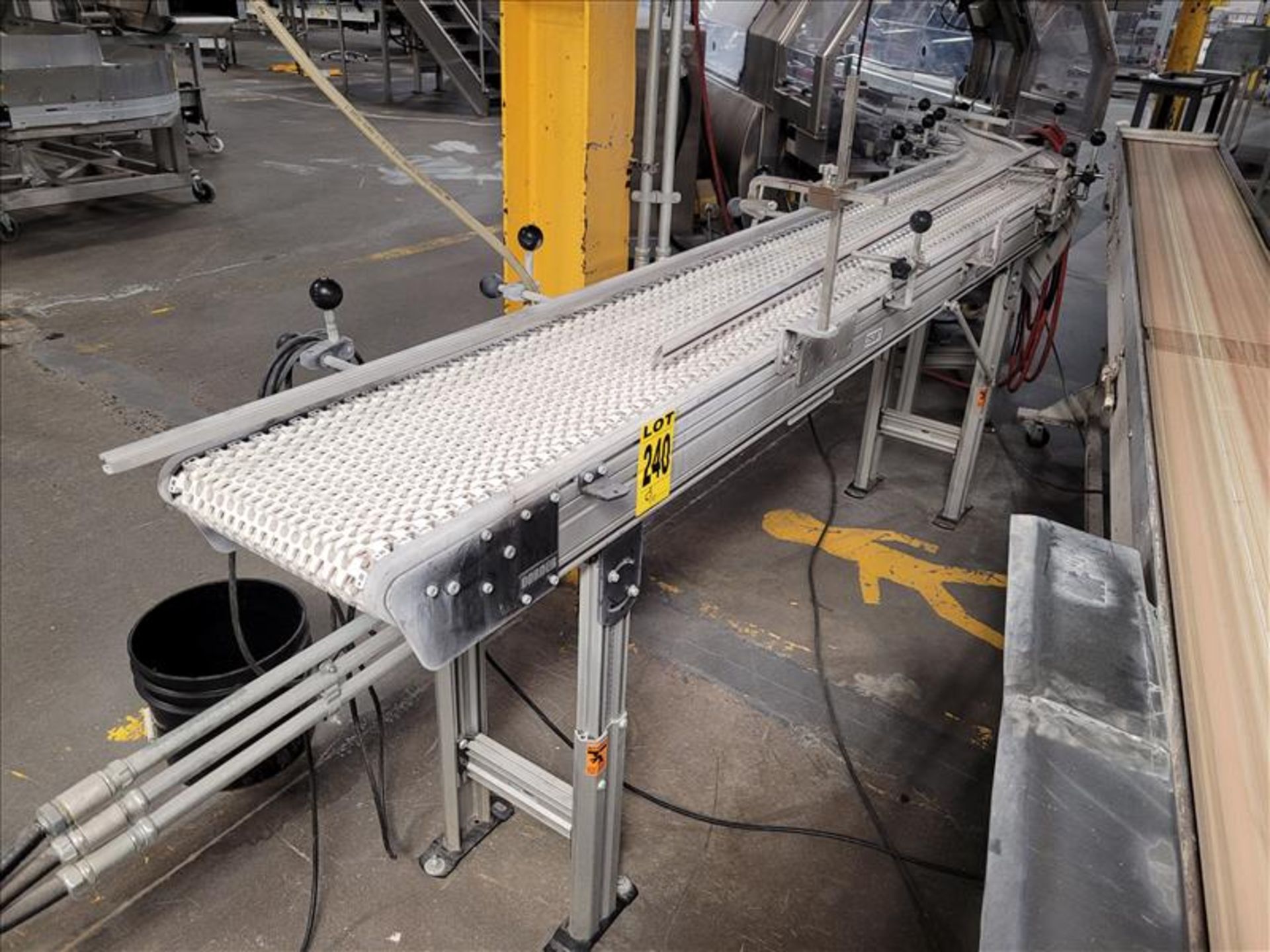 DORNER 5200 Series Infeed Conveyor, with Approx. 11-1/2 In. W Plastic Interlock Belt, with Guide