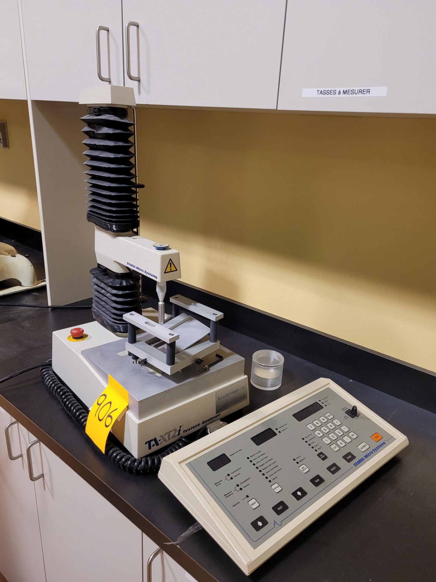 STABLE MICRO SYSTEMS Texture Analyzer (LOCATED IN SAINT-LAMBERT, QC)
