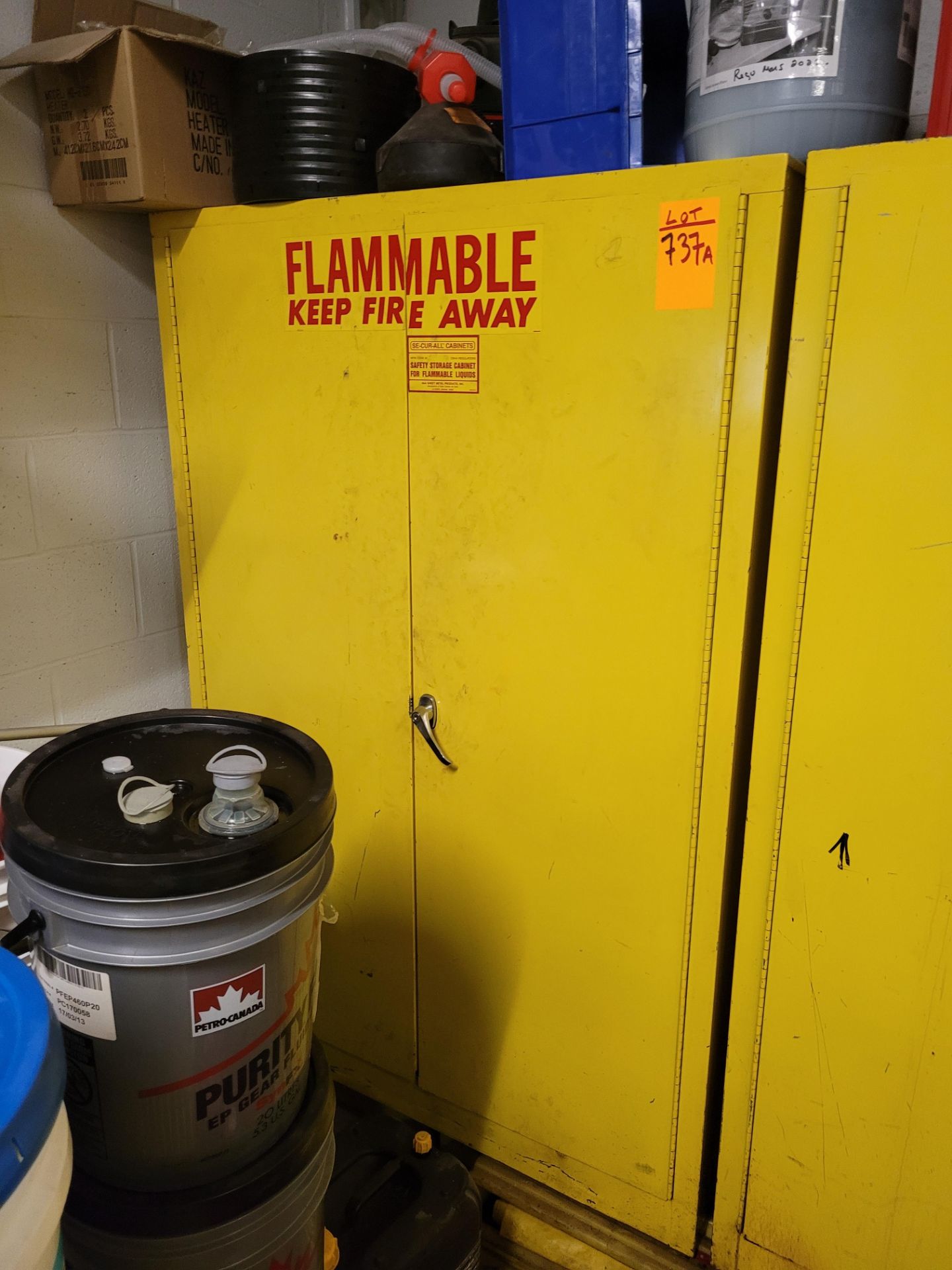 SECURALL Safety Storage Cabinet for Flammable Liquids, dim. 65" H x 34" D x 43" W, 3-Levels, NFPA Co