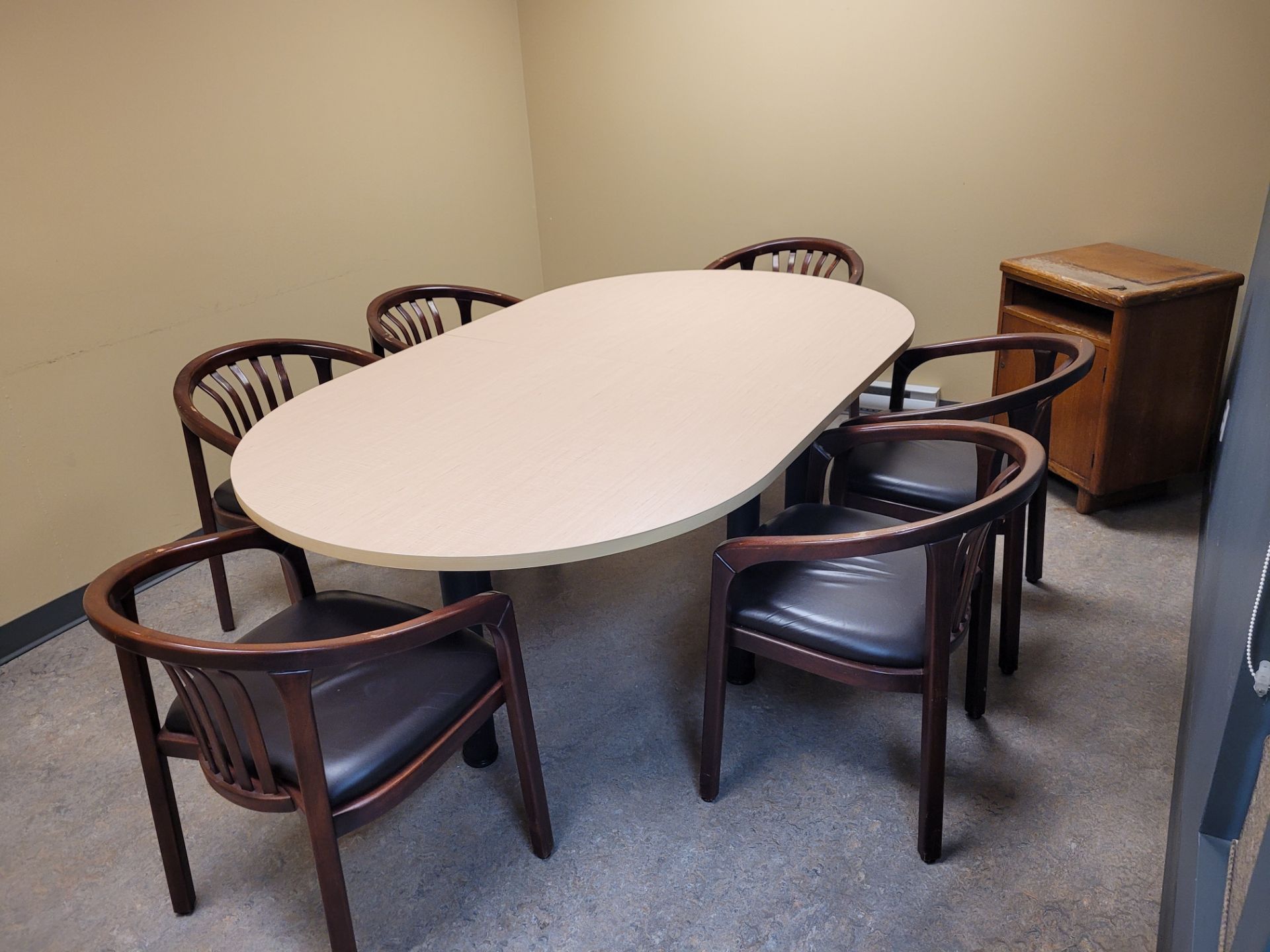 Lot of Conference Table and chairs, desk, projector screen (LOCATED IN SAINT-LAMBERT, QC)