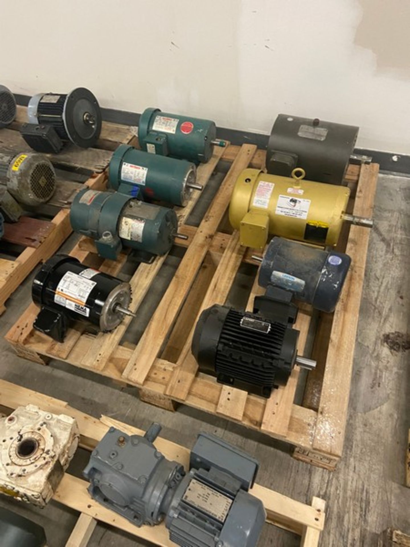 (2) Pallets of Motors Drives, Manufacturers by Baldor, Leeson, NEMA Watt Saver, 1-Pallet with Drives