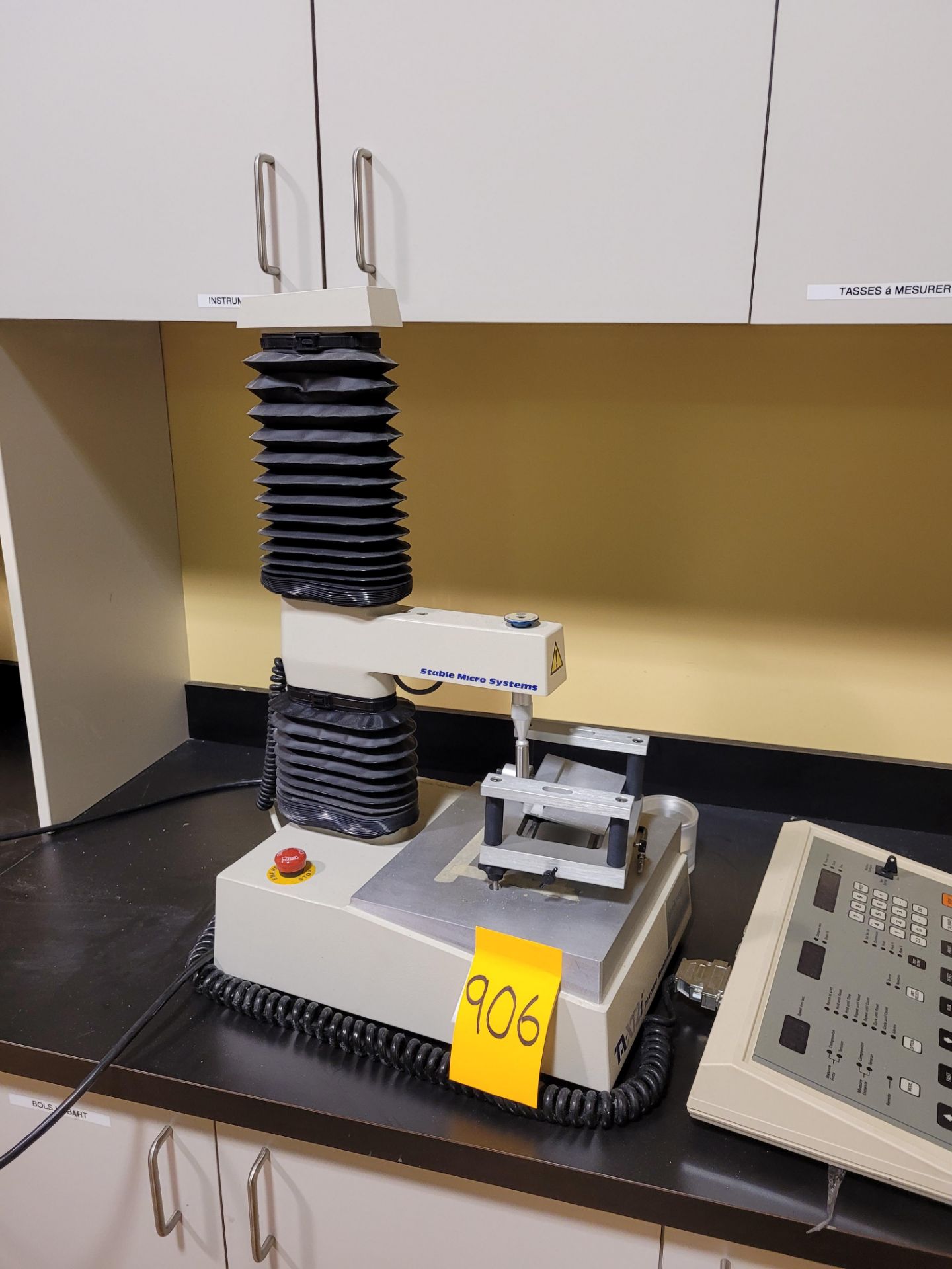 STABLE MICRO SYSTEMS Texture Analyzer (LOCATED IN SAINT-LAMBERT, QC) - Image 2 of 5