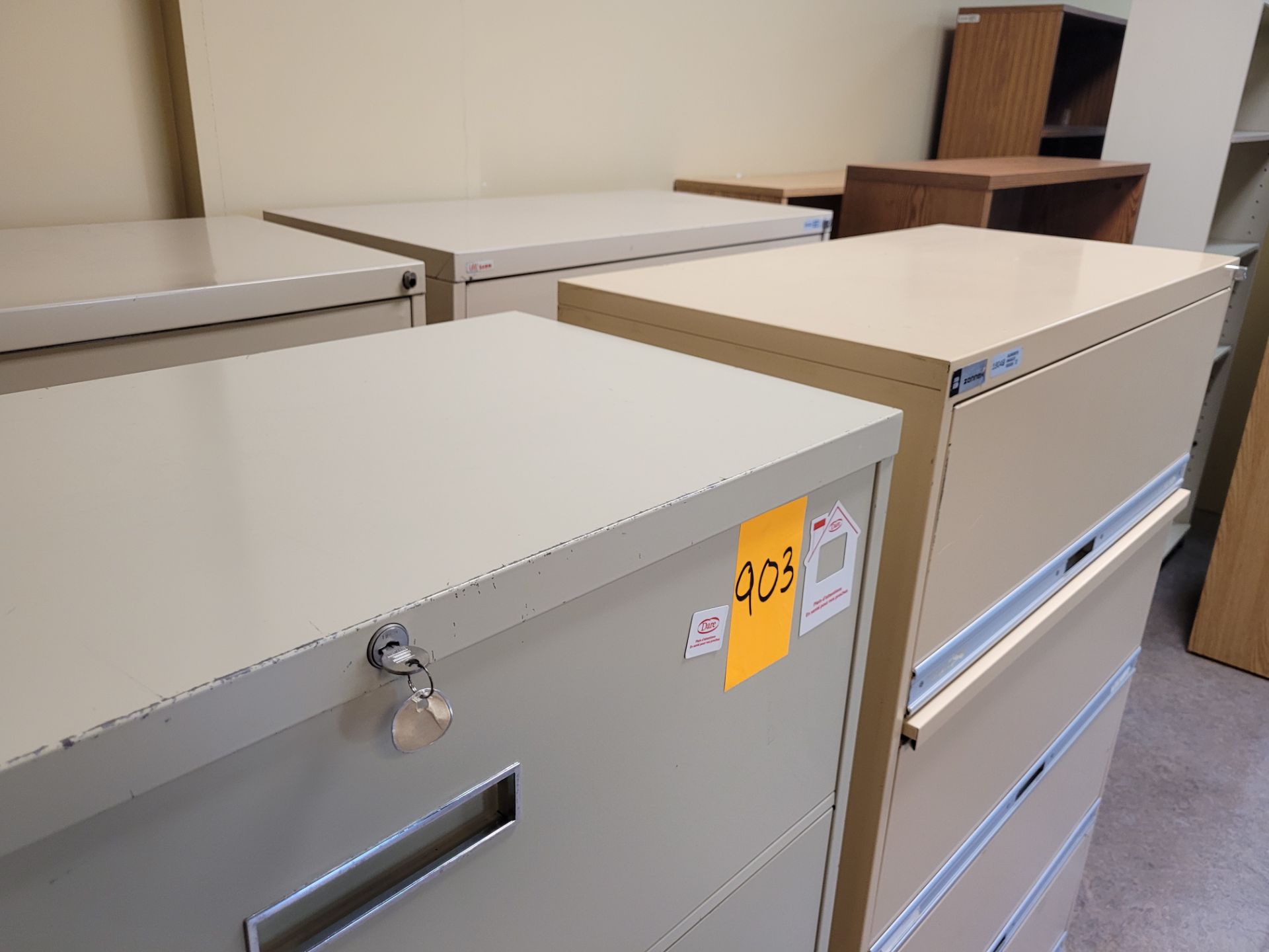 Lot of (4) 4-drawer horizontal filing cabinets (LOCATED IN SAINT-LAMBERT, QC) - Image 4 of 7