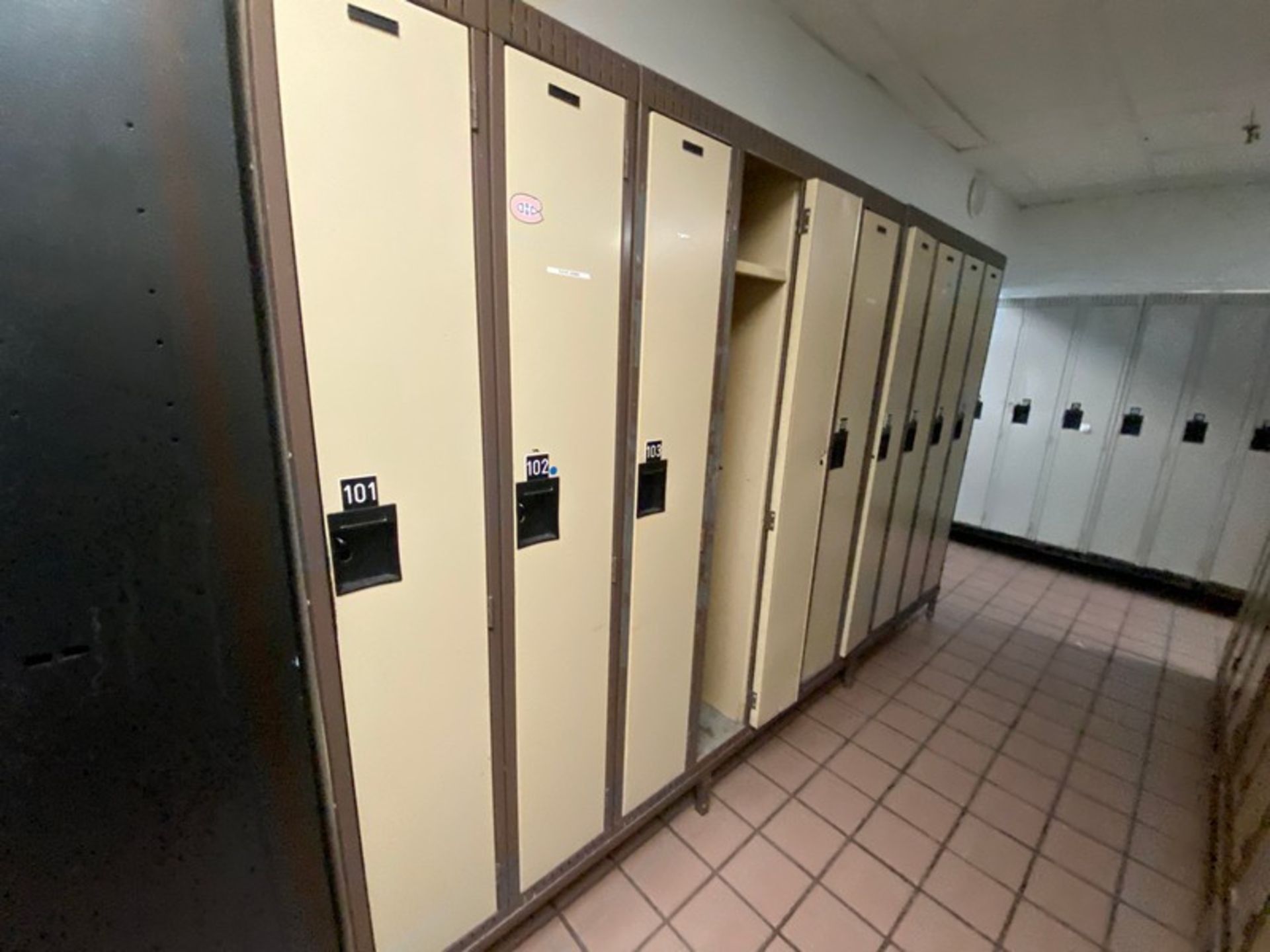 Large Sections of Lockers, Includes All Sections of Lockers in Front Area of Locker Room (LOCATED IN - Image 8 of 8