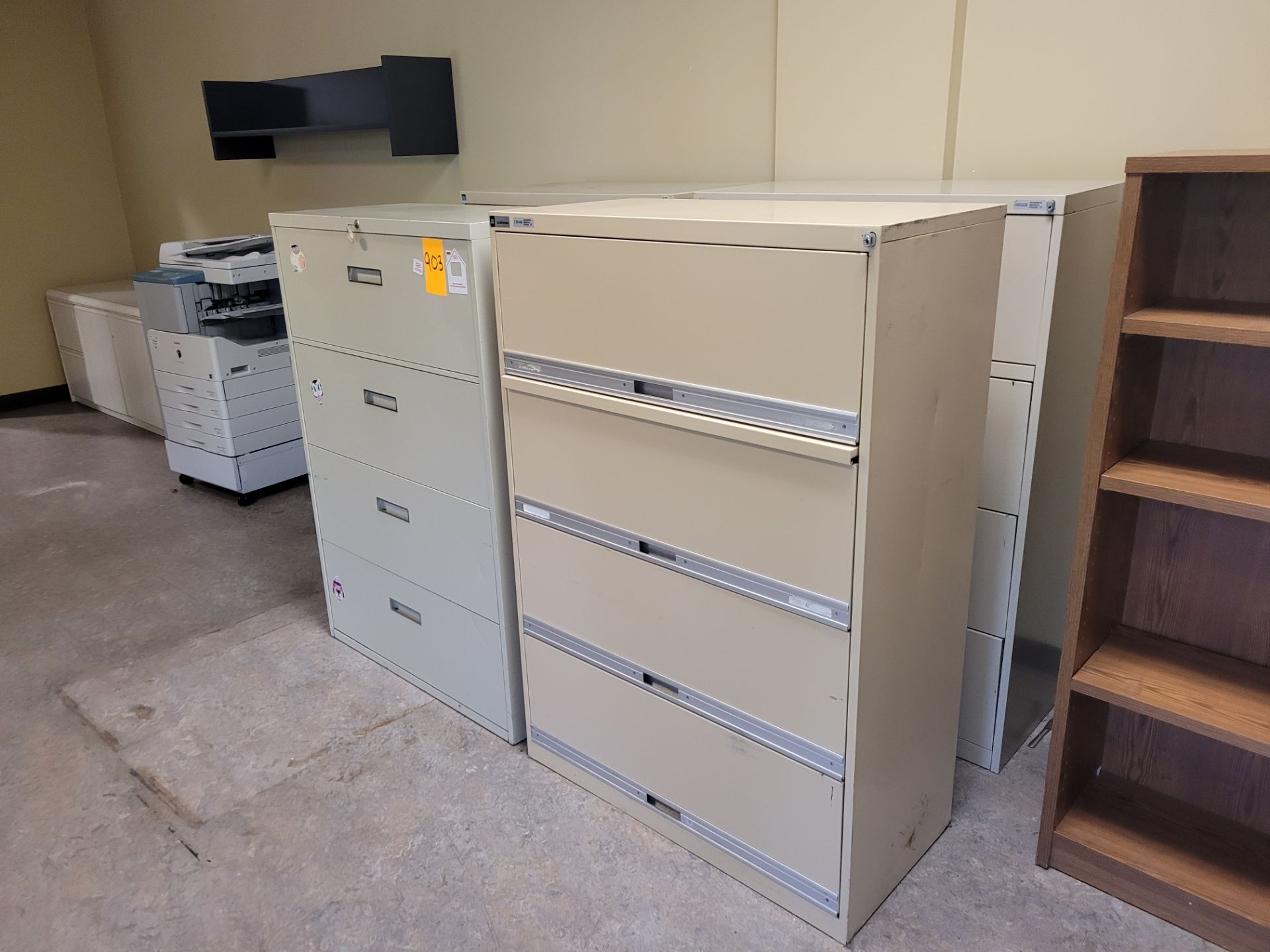 Lot of (4) 4-drawer horizontal filing cabinets (LOCATED IN SAINT-LAMBERT, QC) - Image 2 of 7