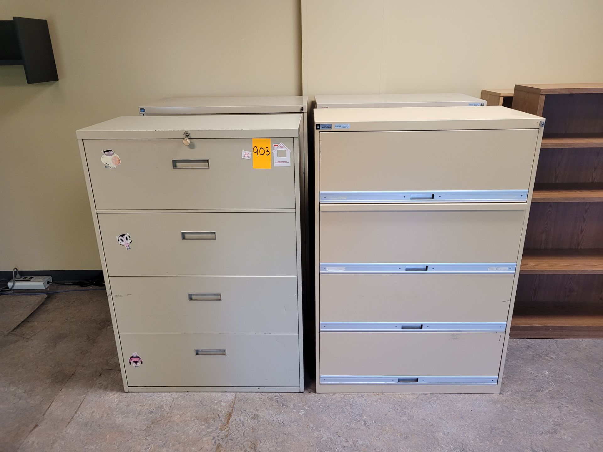 Lot of (4) 4-drawer horizontal filing cabinets (LOCATED IN SAINT-LAMBERT, QC)