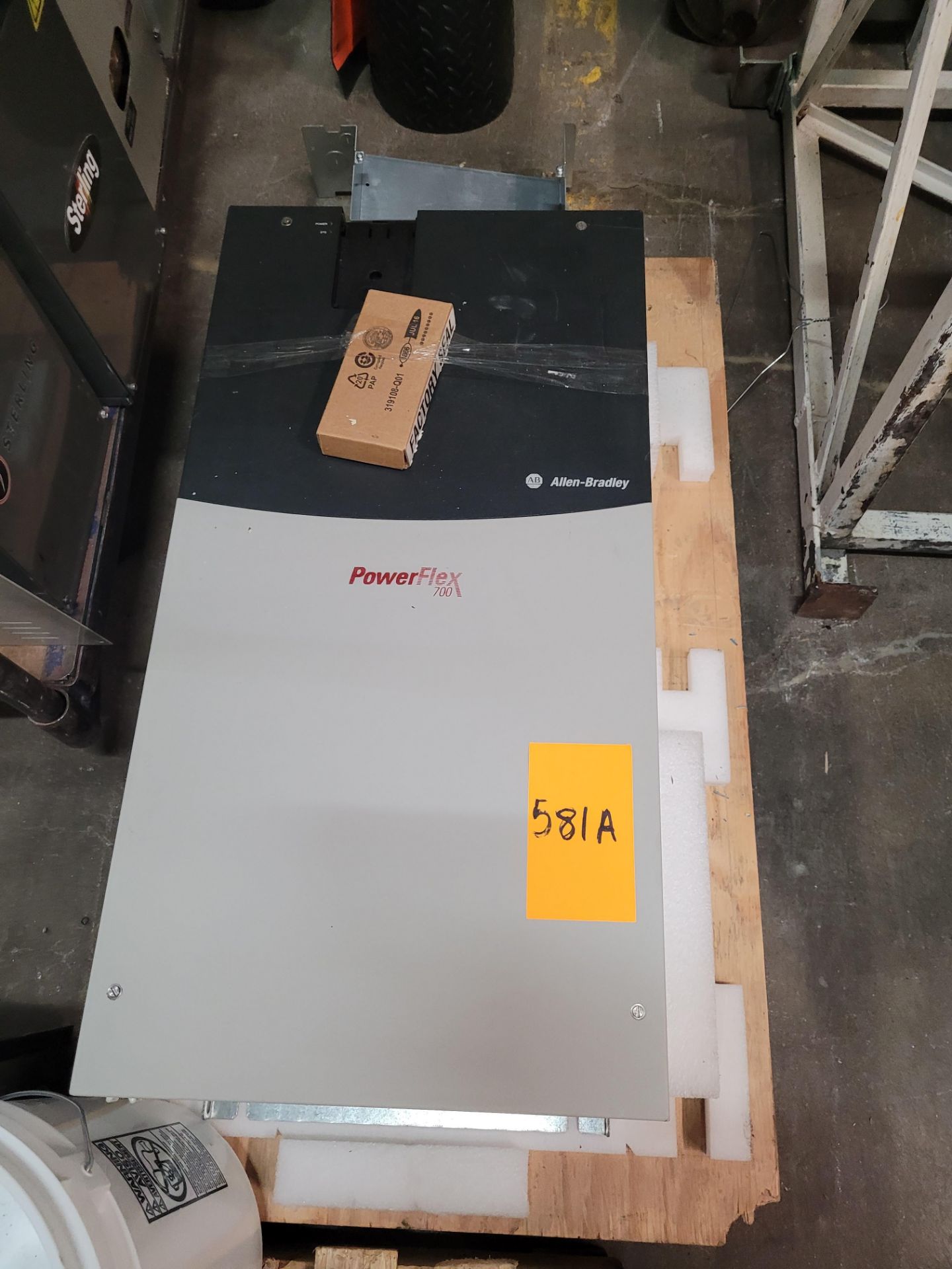 ALLEN-BRADLEY mod. PowerFlex 700 Series B, Cat no. 20S-E-144-A-0, ser. MEAH&QP5