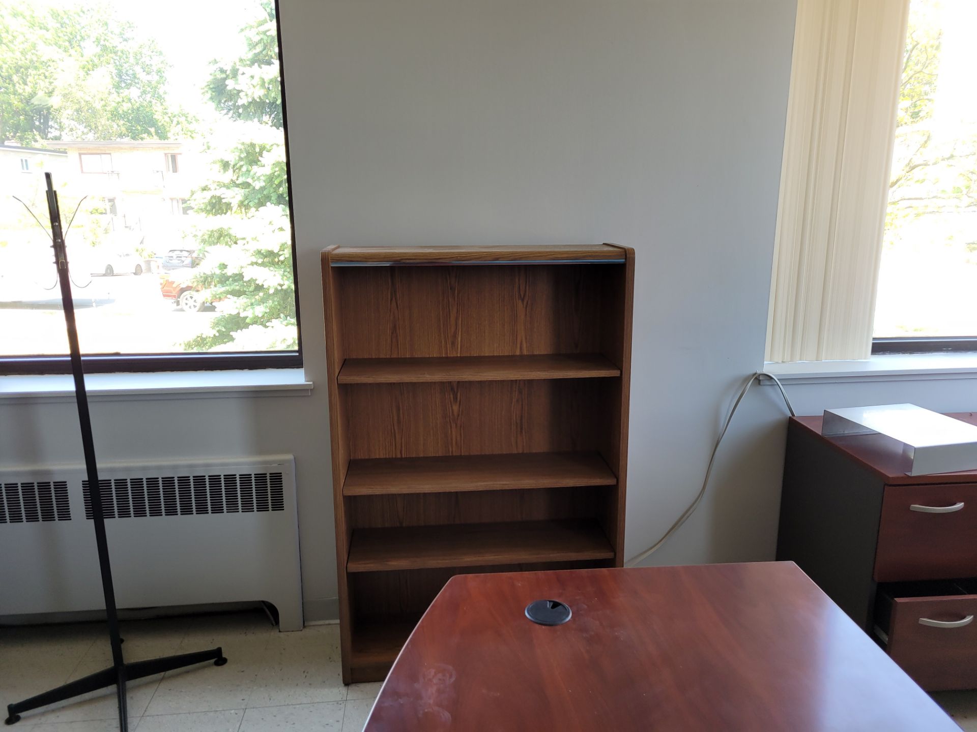 Lot of Office Furniture incl. furniture contents of (6) rooms incl. Executive offices and Conference - Image 13 of 28
