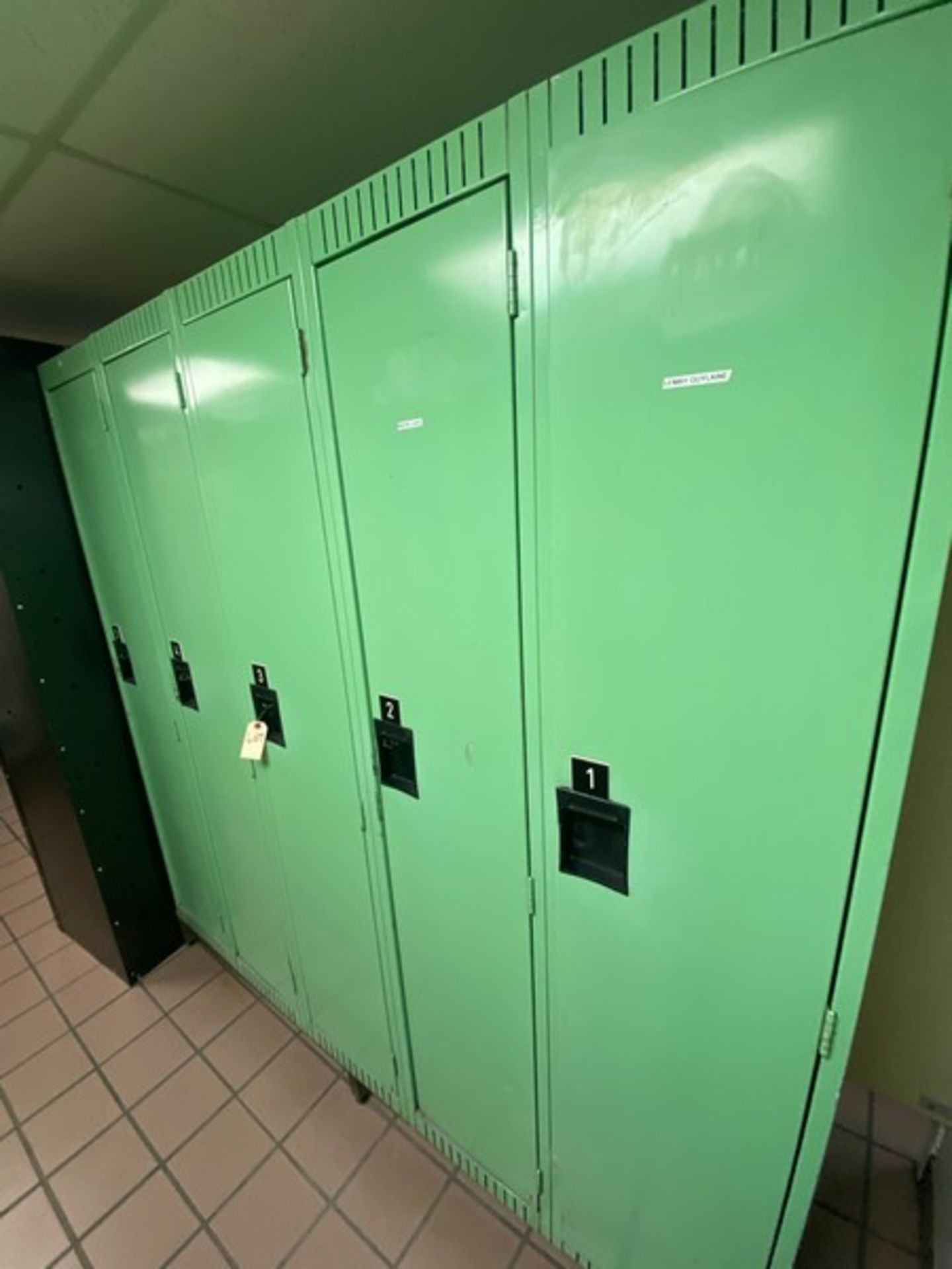1-Section of Lockers, Includes (5) Lockers (LOCATED IN SAINT-LAMBERT, QC) - Image 2 of 2
