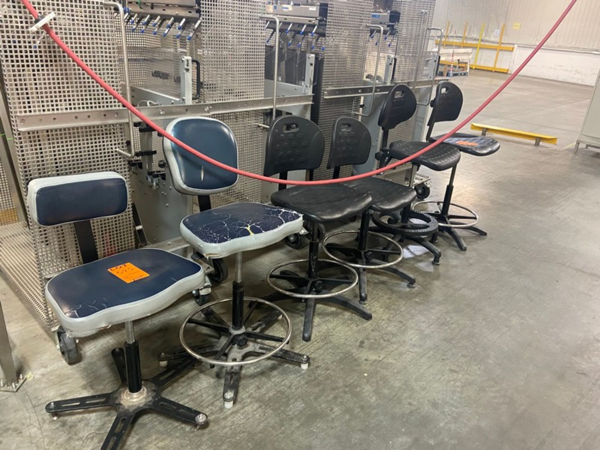 (6) Cushioned Operator Chairs, Adjustable Height (LOCATED IN SAINT-LAMBERT, QC) - Image 2 of 2