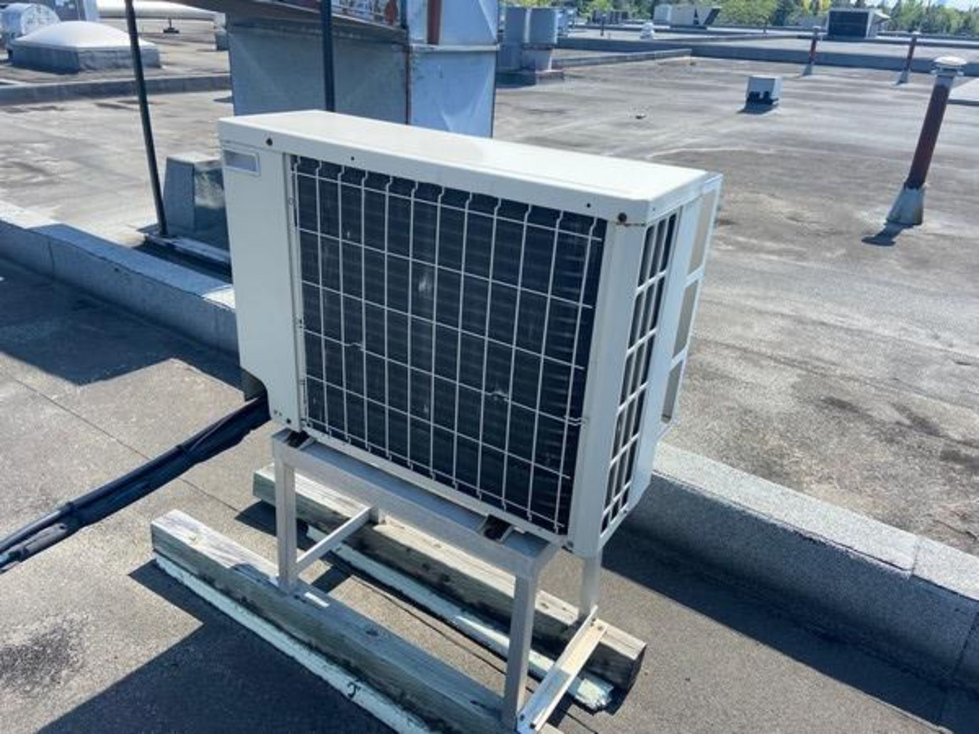 Mitsubishi Electric Single Fan Refrigeration Unit (LOCATED IN SAINT-LAMBERT, QC) - Image 3 of 3