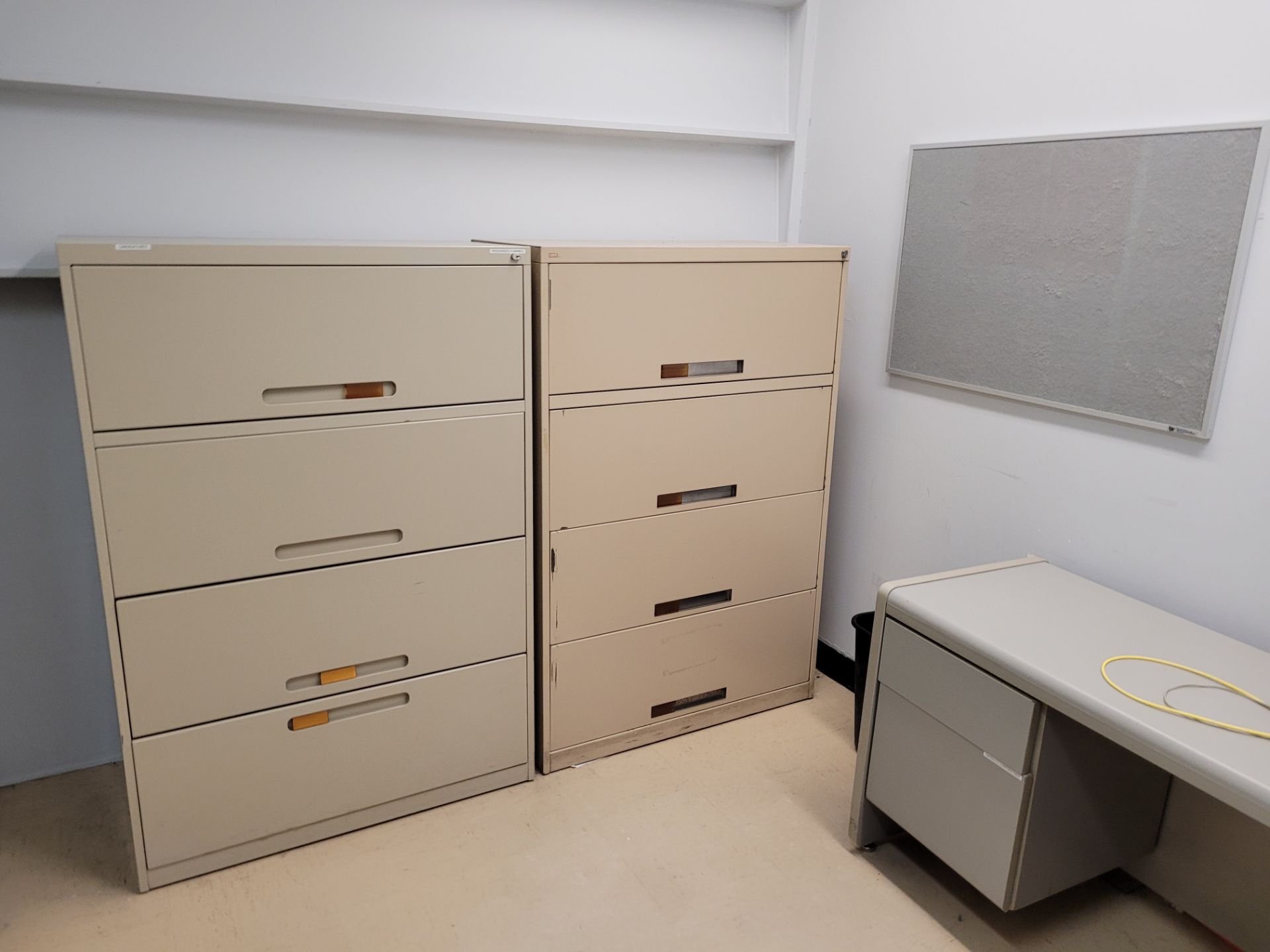 Lot of Office Furniture incl. furniture contents of (6) rooms incl. Executive offices and Conference - Image 24 of 28