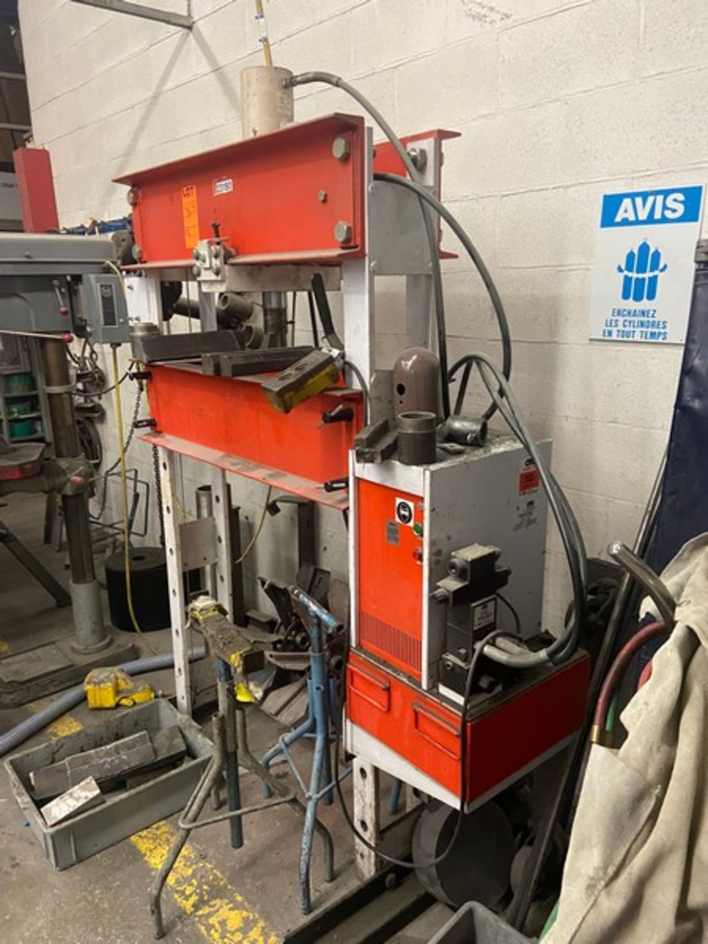 Hydraulic Press, with Side Mounted Hydraulic Motor Reservoir (LOCATED IN SAINT-LAMBERT, QC) - Image 2 of 2