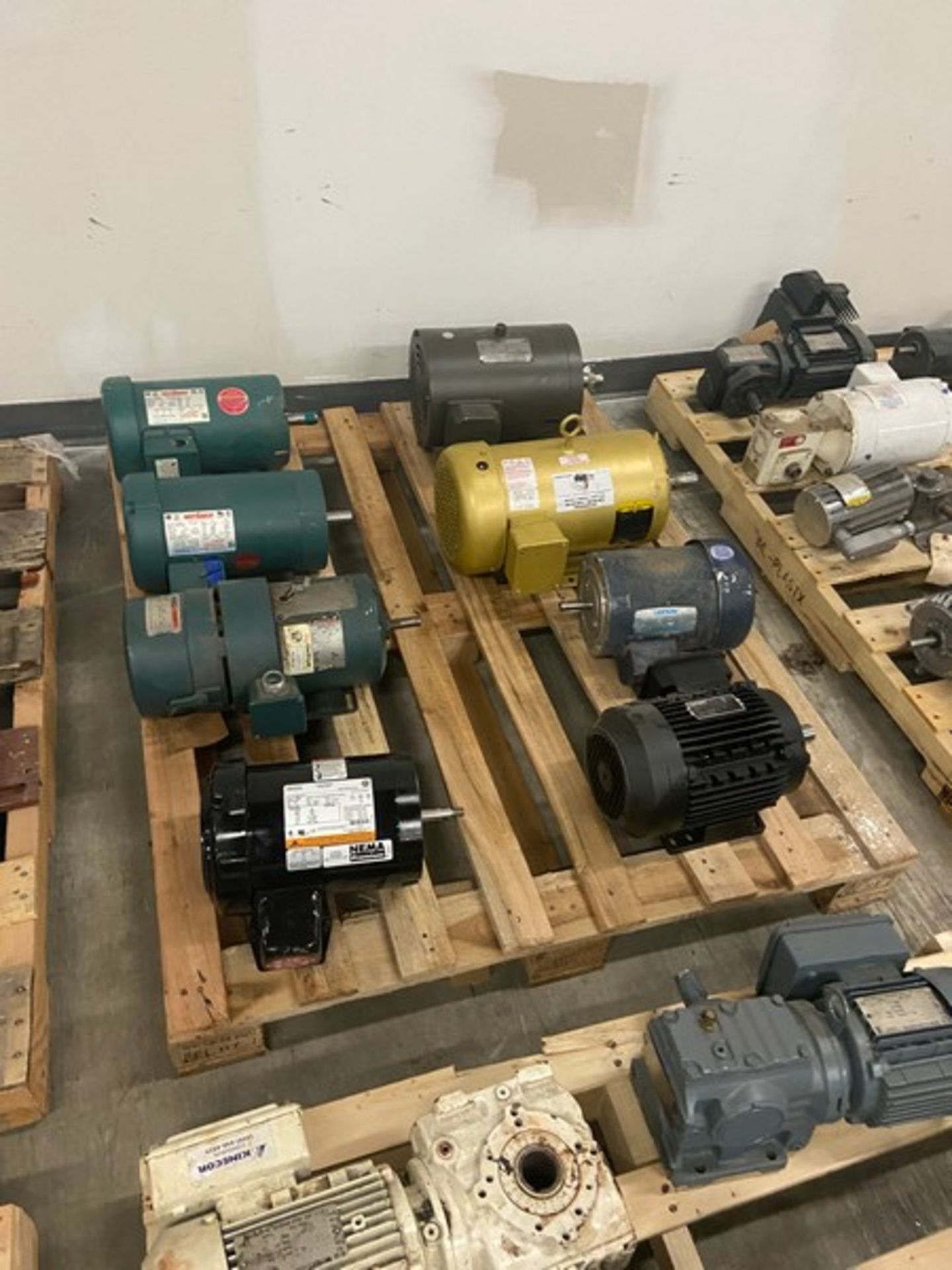 (2) Pallets of Motors Drives, Manufacturers by Baldor, Leeson, NEMA Watt Saver, 1-Pallet with Drives - Image 2 of 4