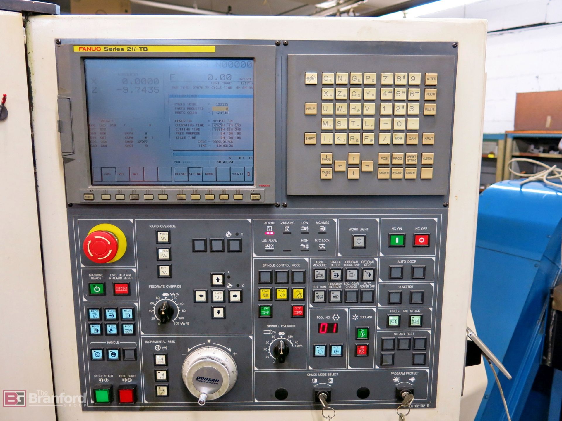 Doosan Daewoo model puma 240 cnc threading center - Image 10 of 11