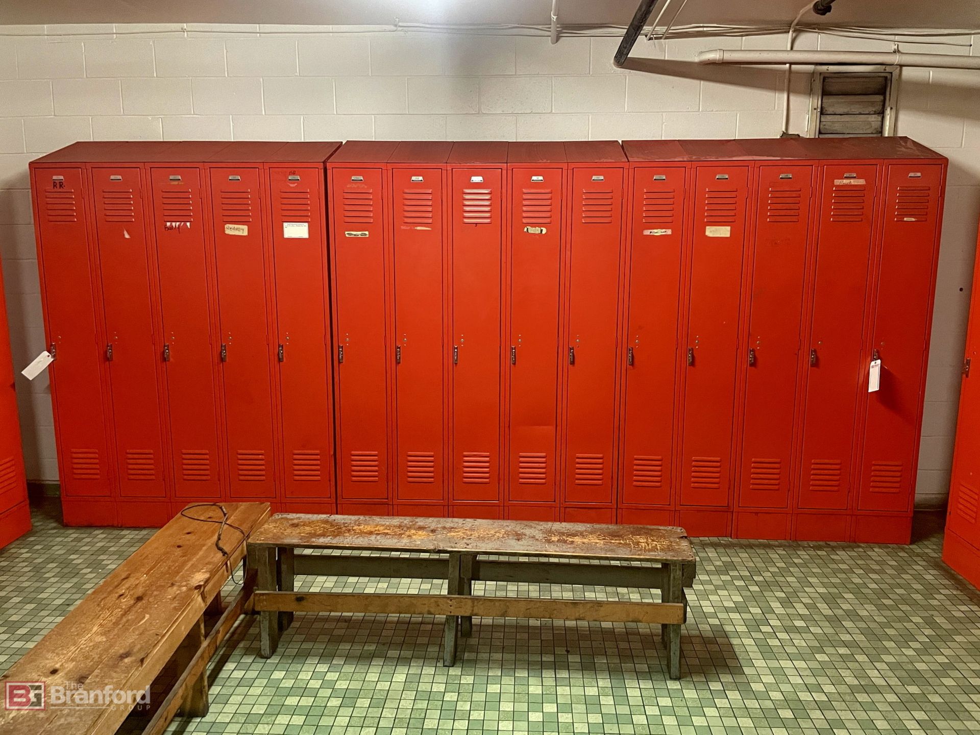 Lockers - Image 2 of 5