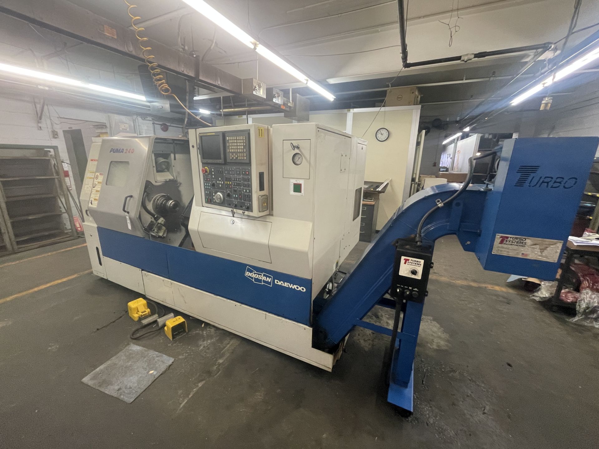 Doosan Daewoo model puma 240 cnc threading center - Image 2 of 11