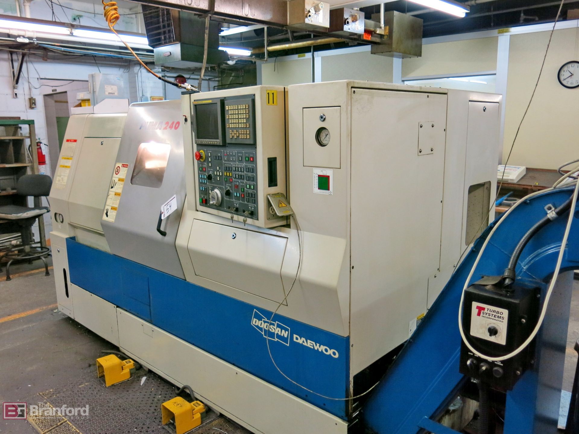 Doosan Daewoo model puma 240 cnc threading center - Image 5 of 11