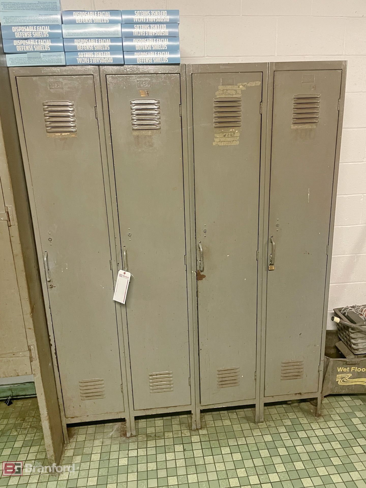 Lockers - Image 3 of 5