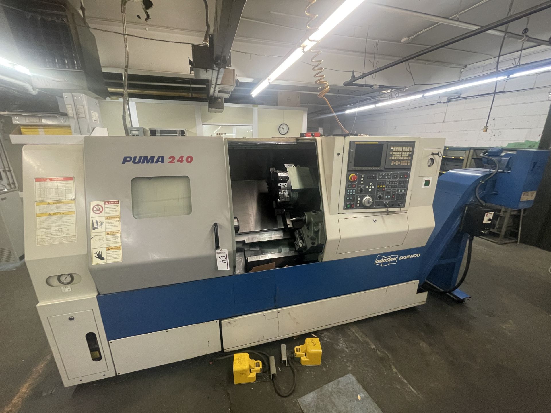 Doosan Daewoo model puma 240 cnc threading center