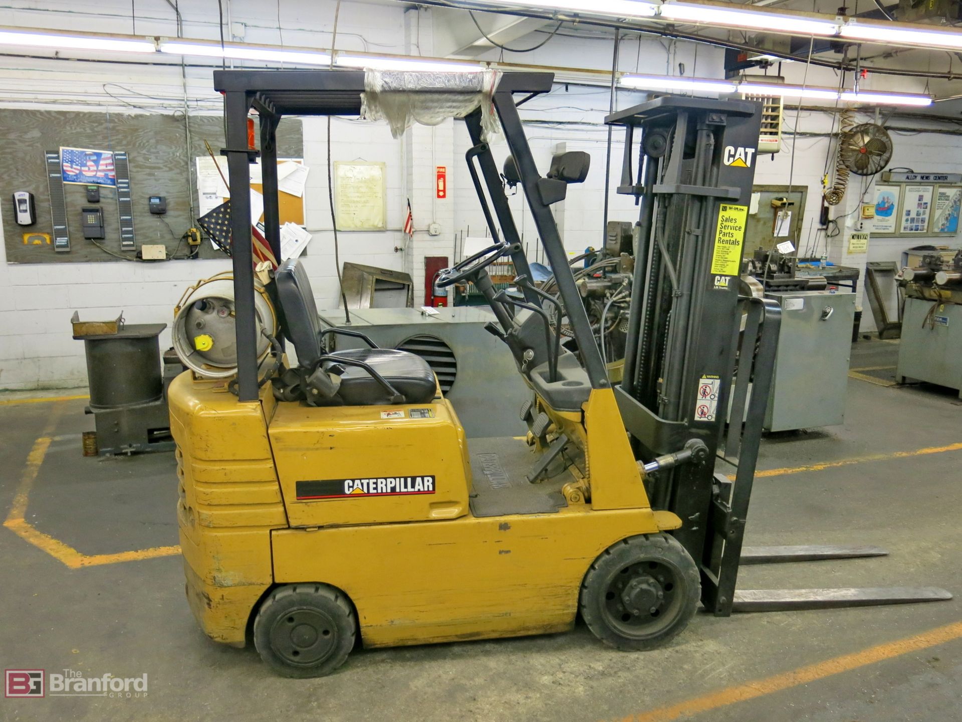 Caterpillar model GC15 3000-lb cap. Lp forklift - Image 2 of 4