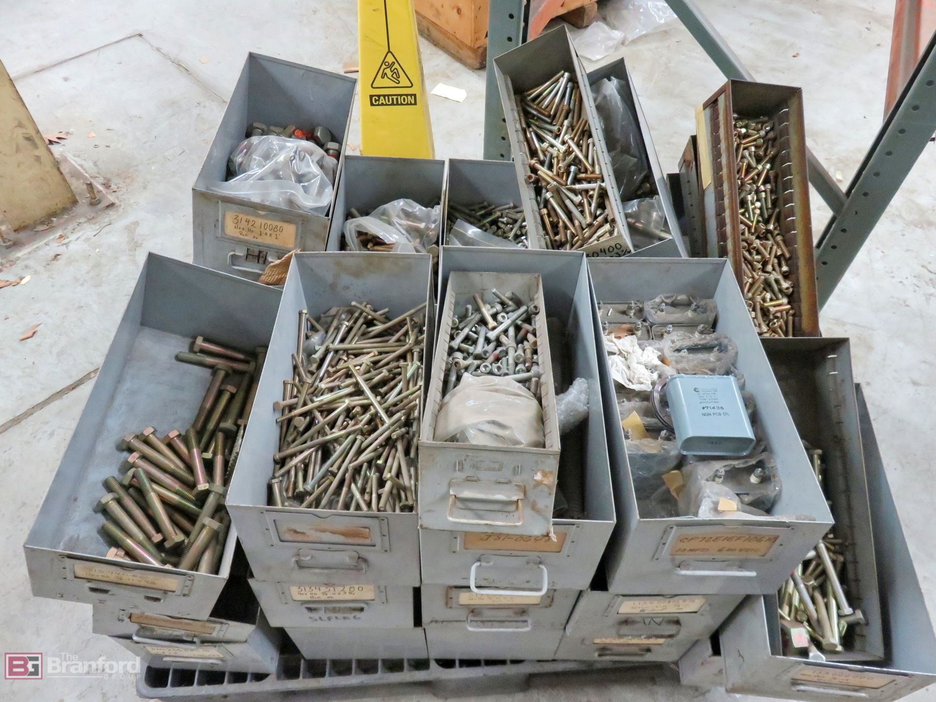 Large assortment of hardware including nuts & bolts, steel parts - Image 18 of 19