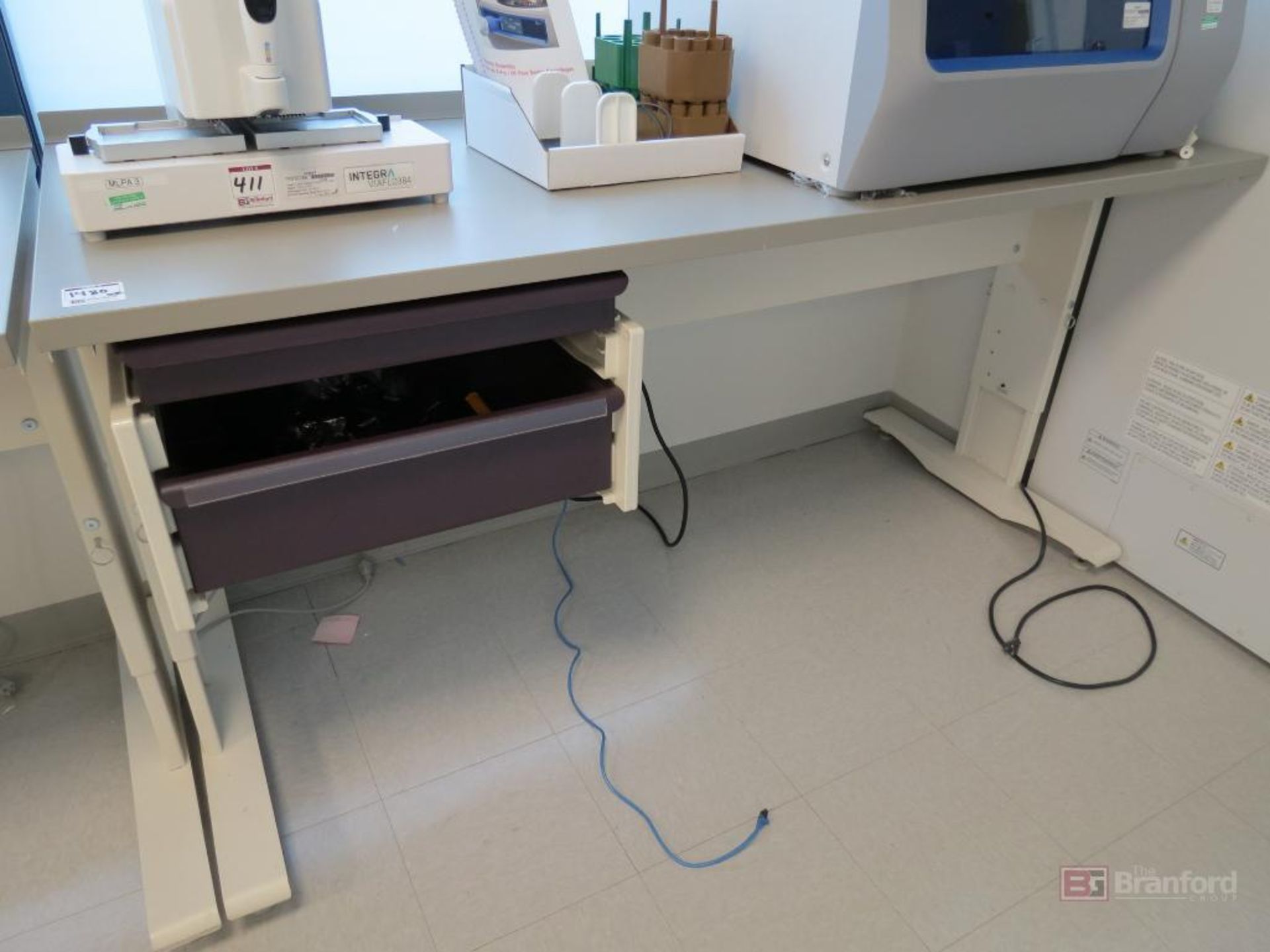 (2) Herman Miller for Healthcare Lab/Medical 6' Wide Benches - Image 3 of 3