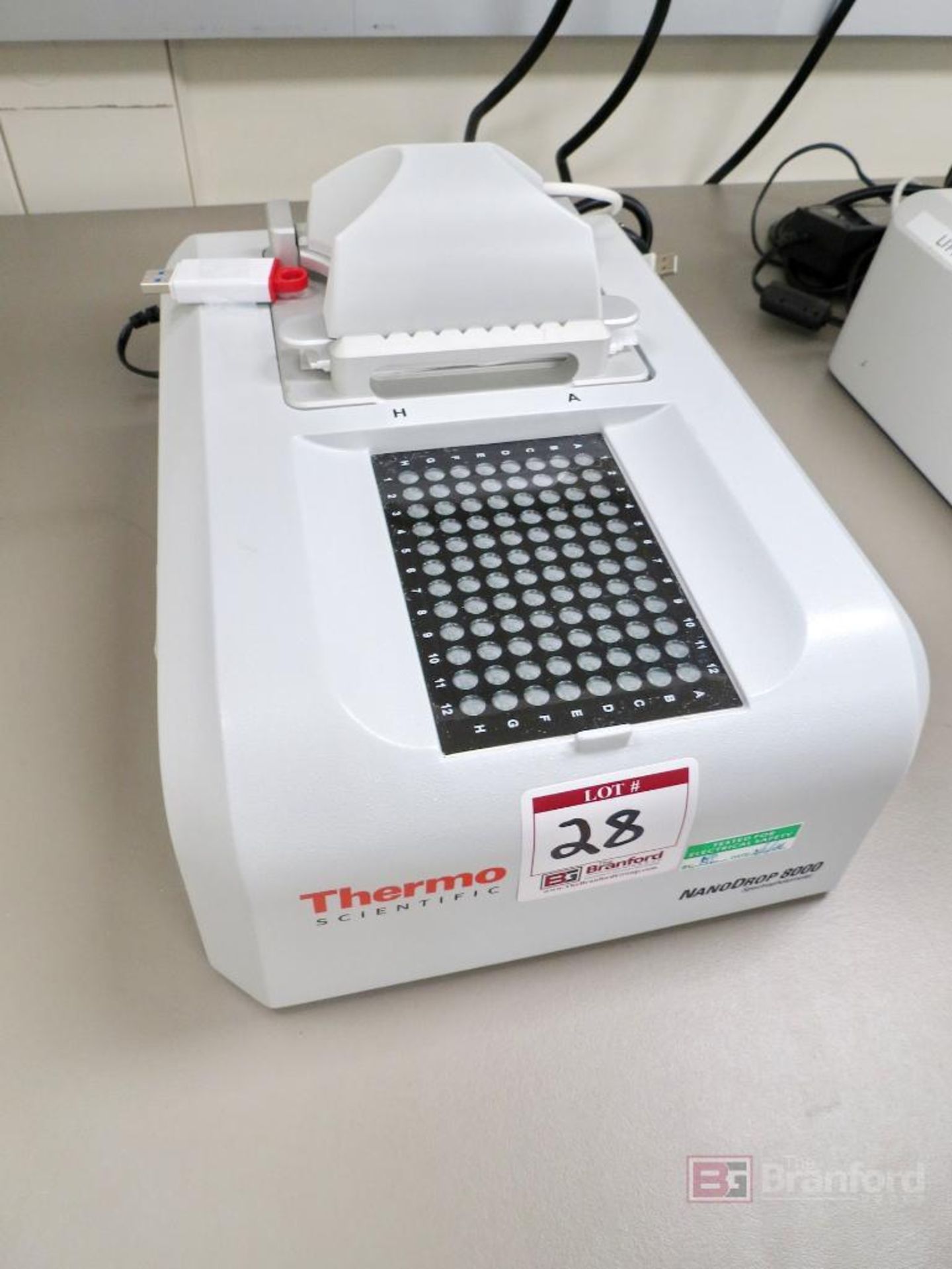 Thermo NanoDrop 8000 Spectrophotometer - Image 2 of 4