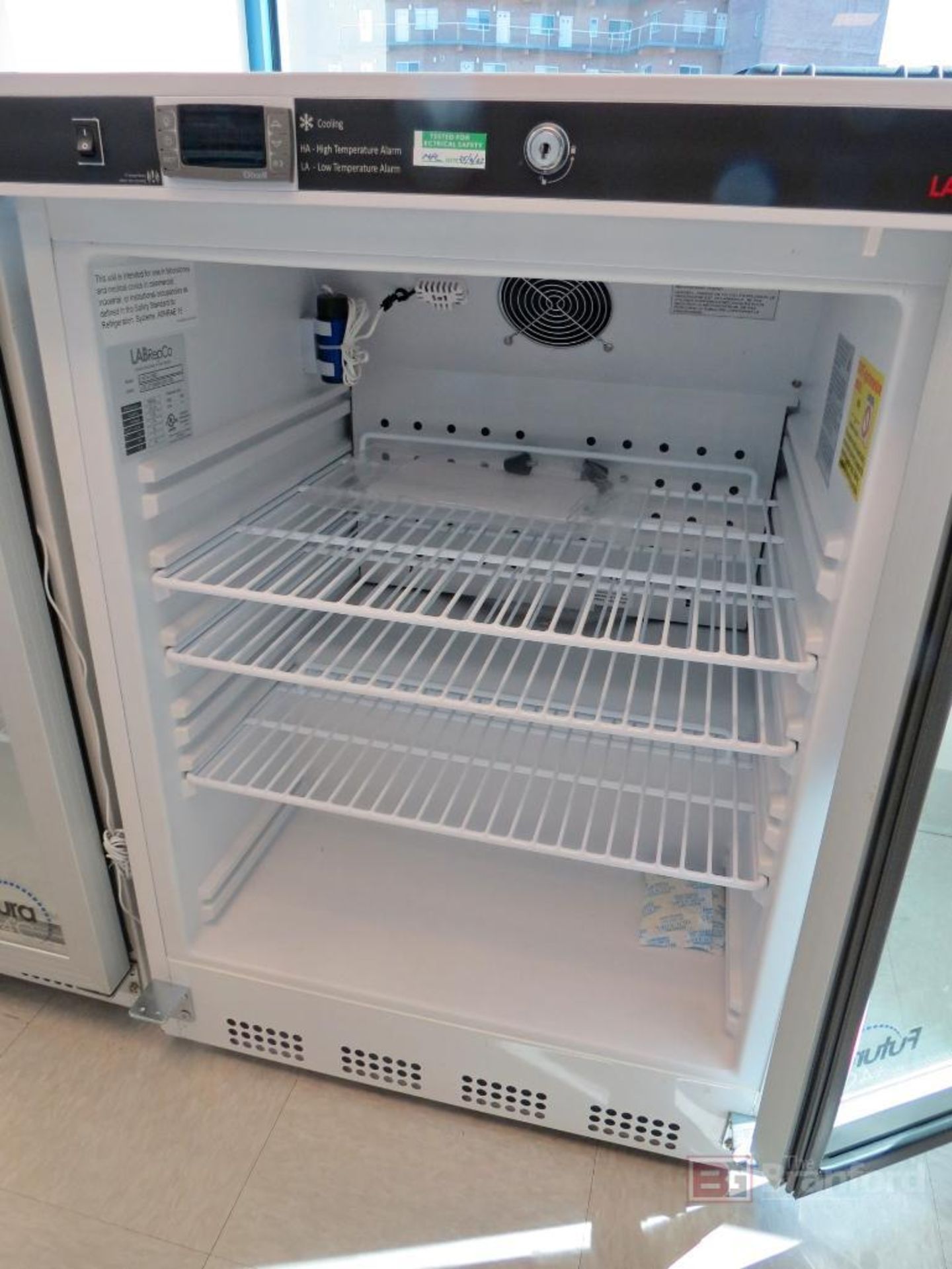 LabRepCo LHP-5-URBG Futura +4°C Glass Door Refrigerator - Image 2 of 3